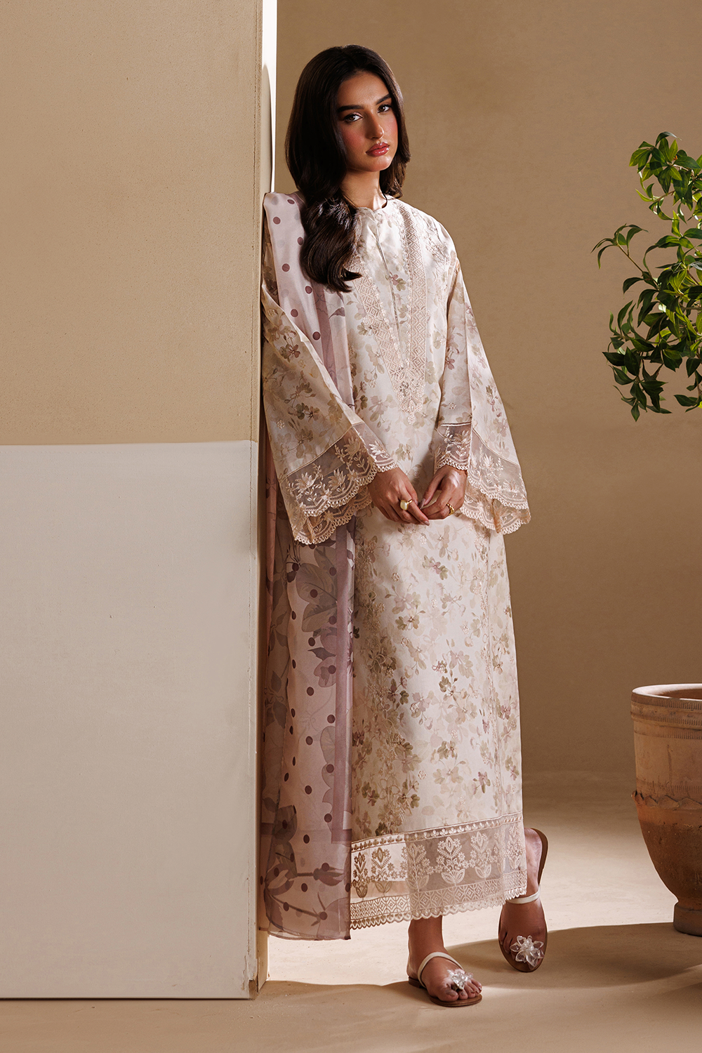 Embroidered Lawn DT-26-22