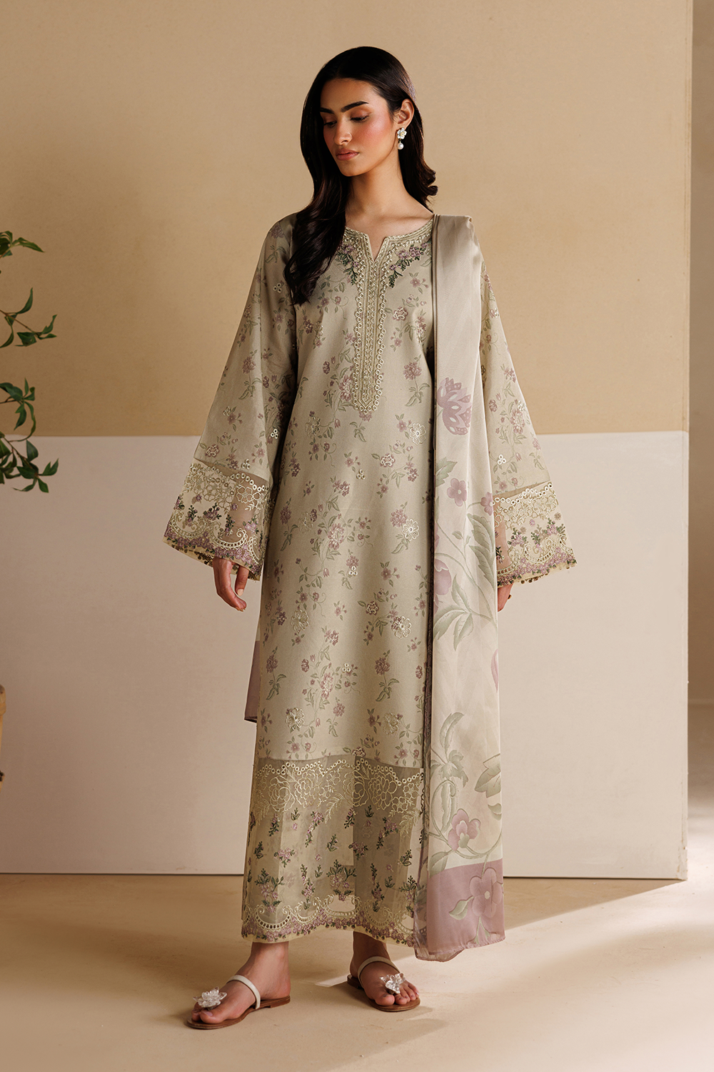 Embroidered Lawn DT-26-21
