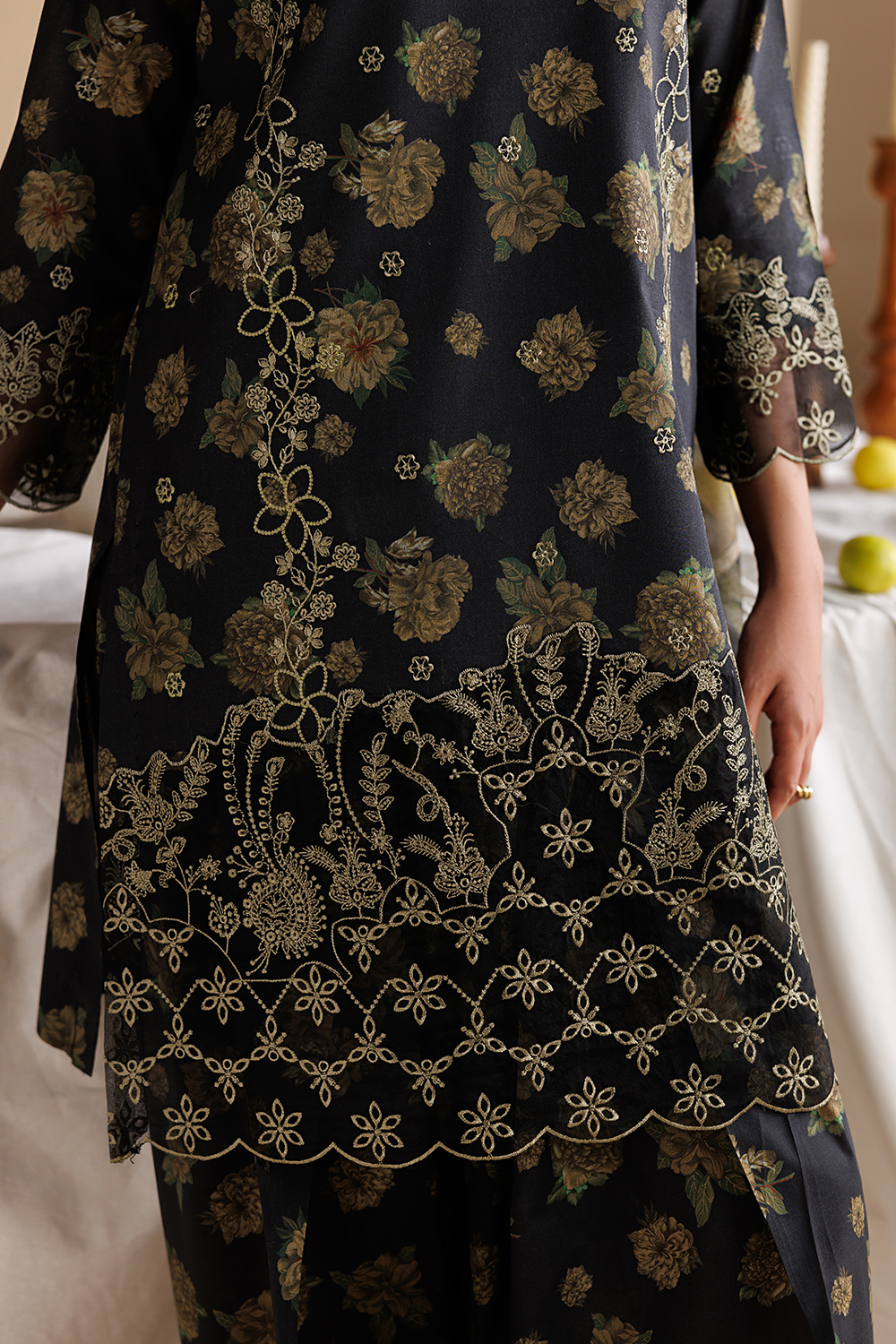 Embroidered Lawn DT-26-27