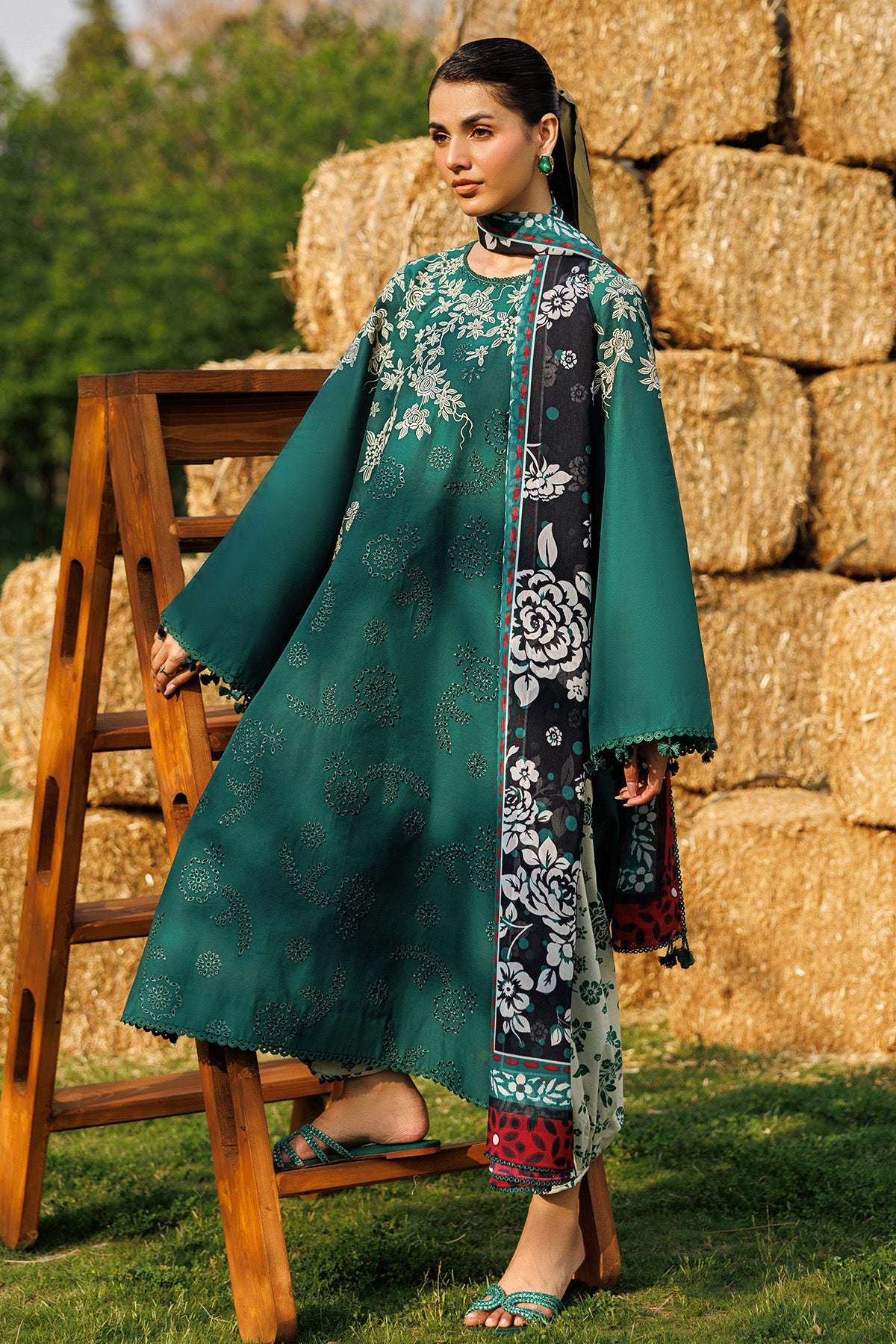 Shawl [PKR 35,000]