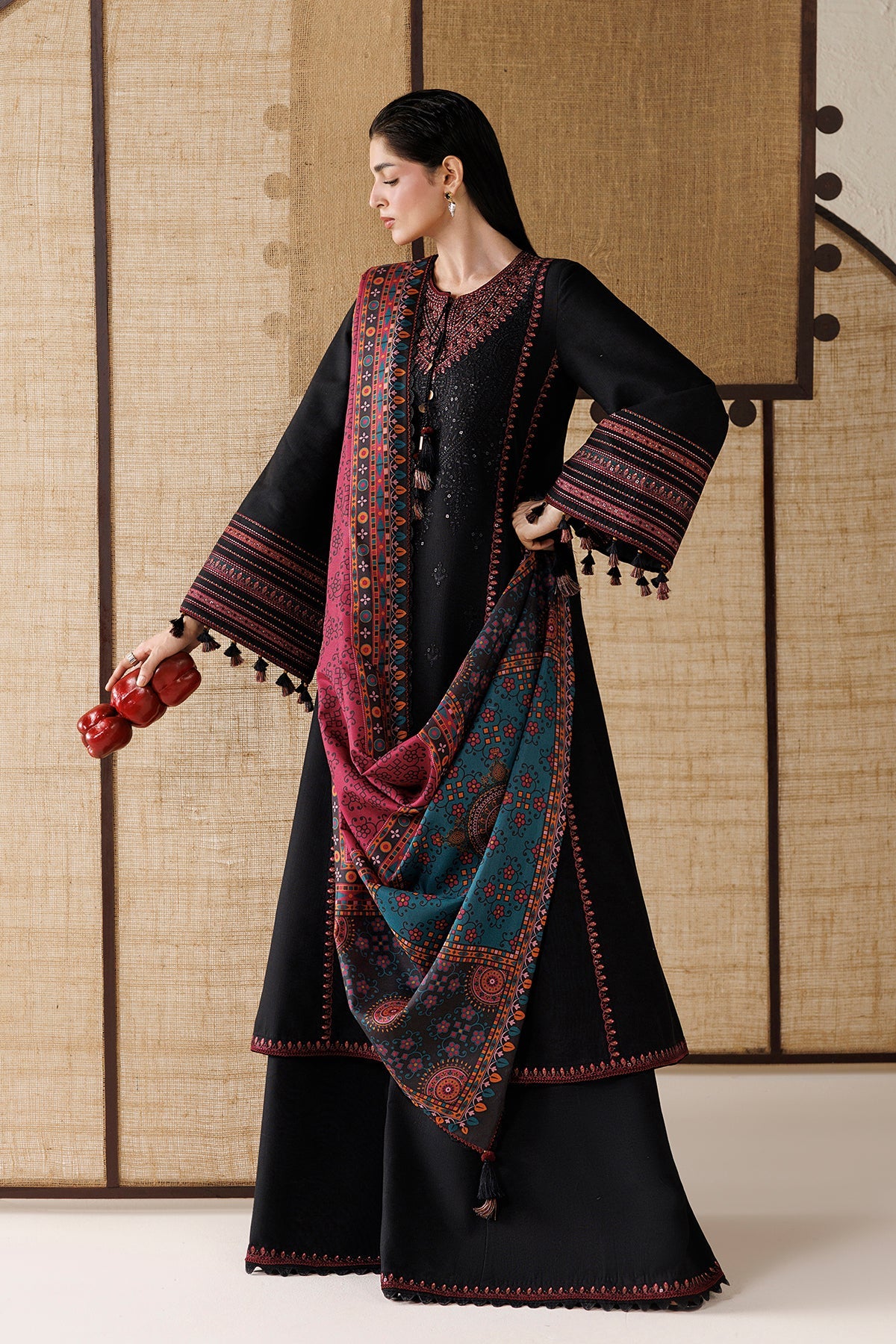 EMBROIDERED PREMIUM KHADDAR UW-0253