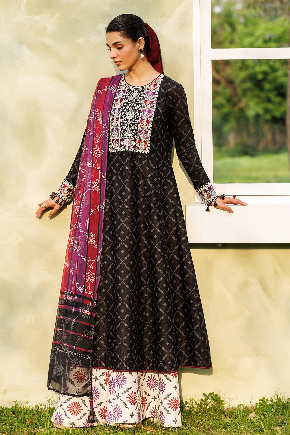 Embroidered Lawn Use-9358