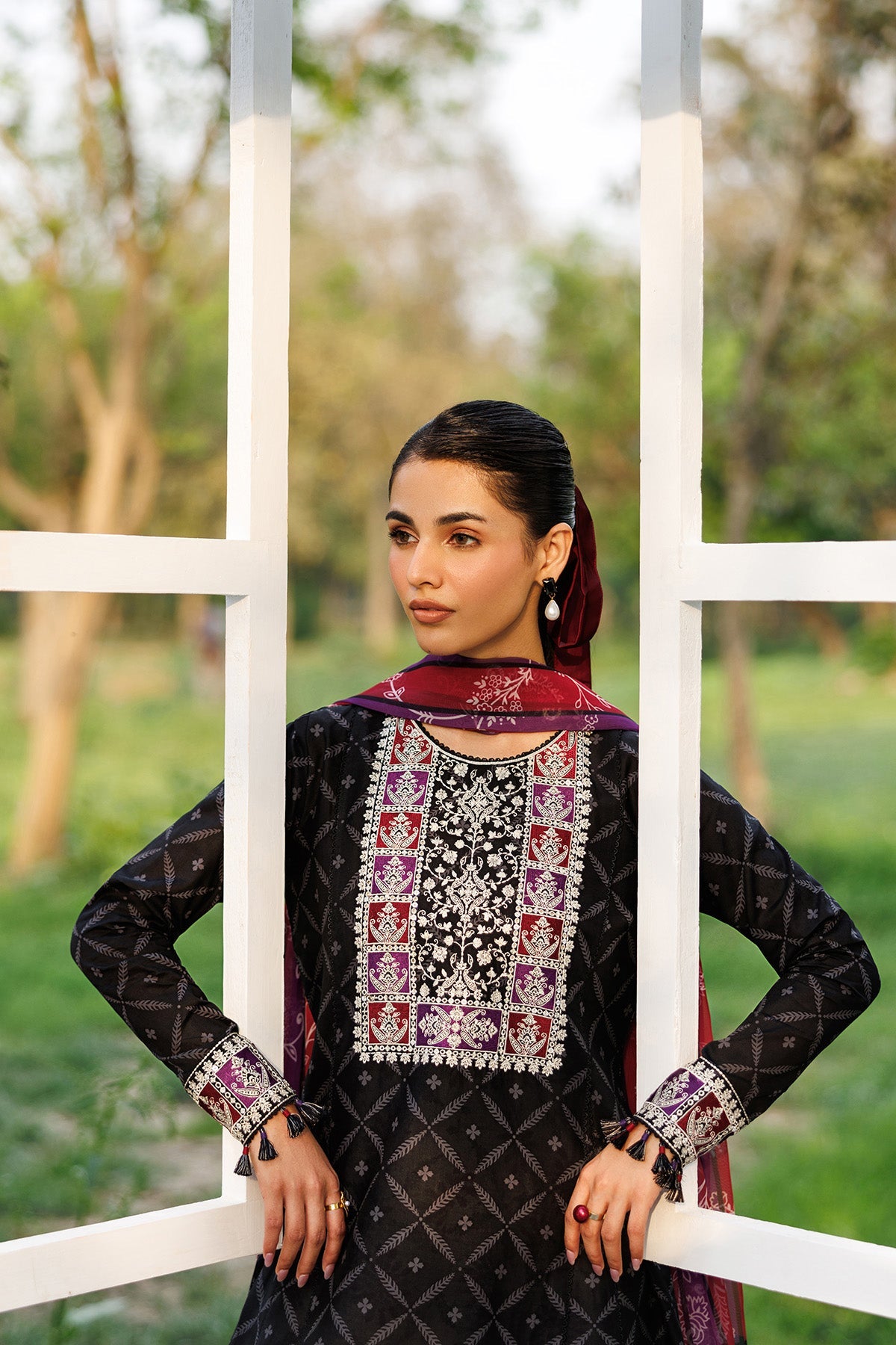Embroidered Lawn Use-9358