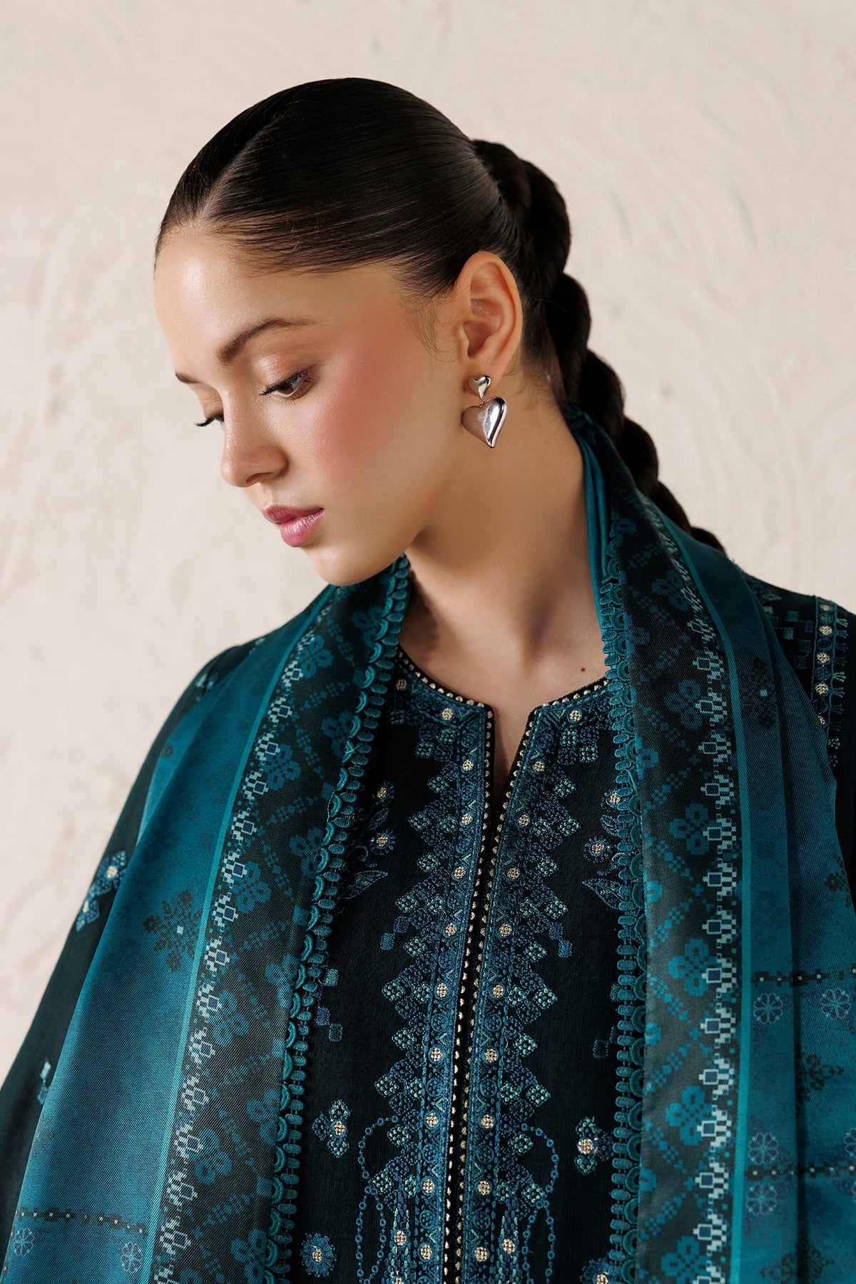 EMBROIDERED PREMIUM KHADDAR UW-0280