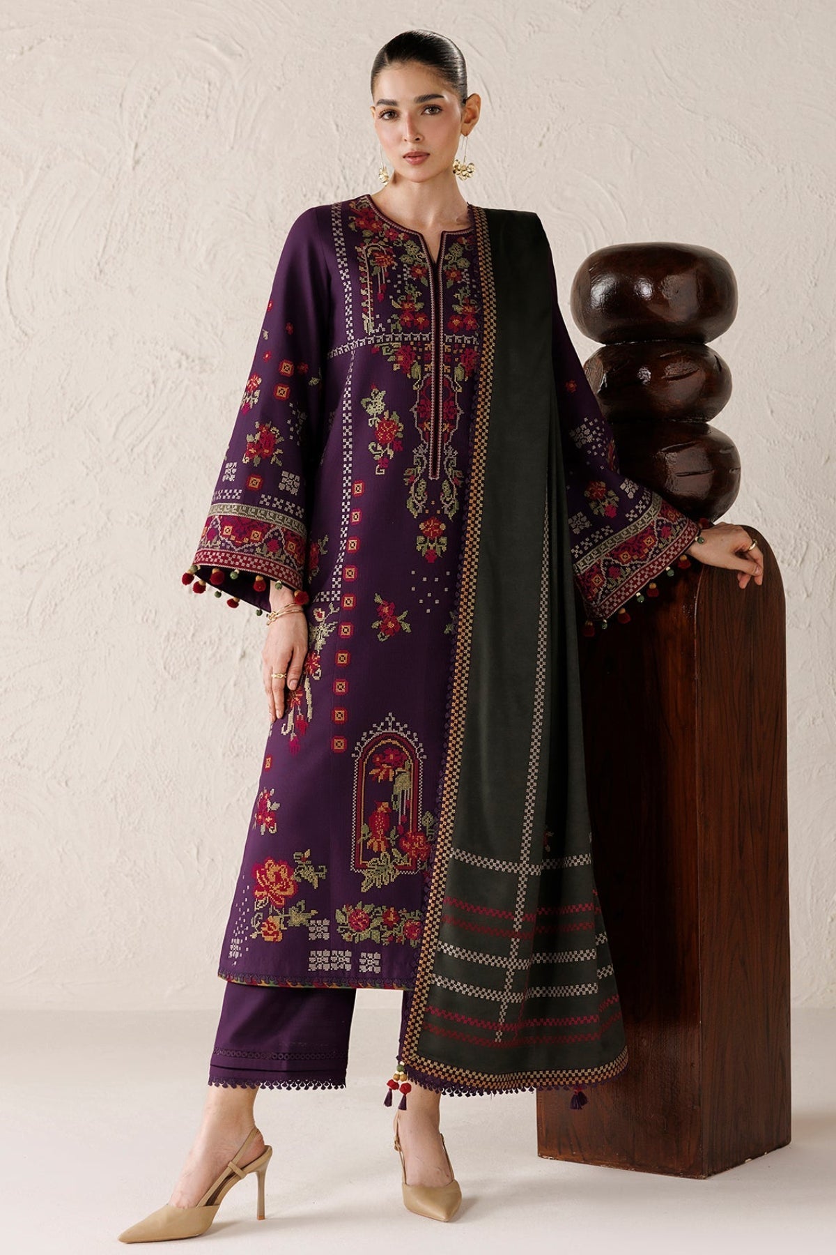 EMBROIDERED PREMIUM KHADDAR UW-0298