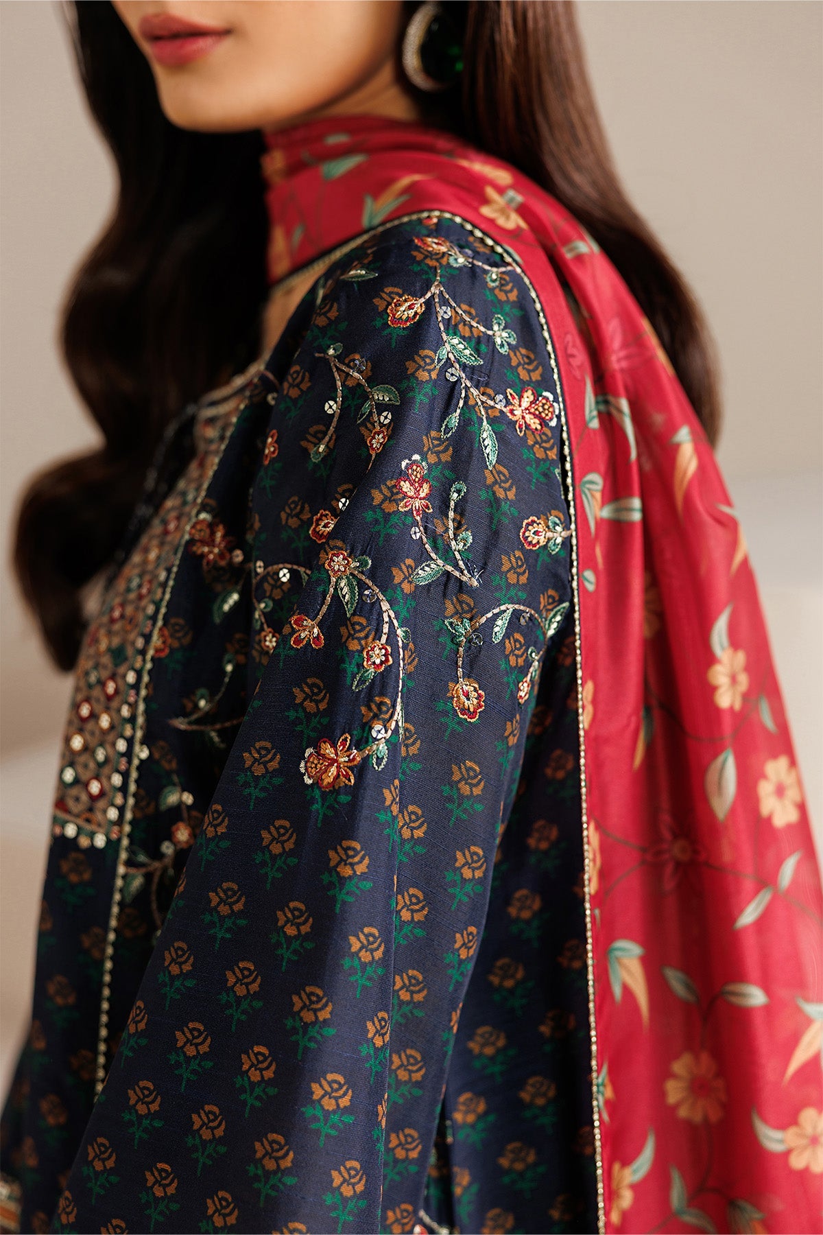 Embroidered Raw Silk Ur-7075