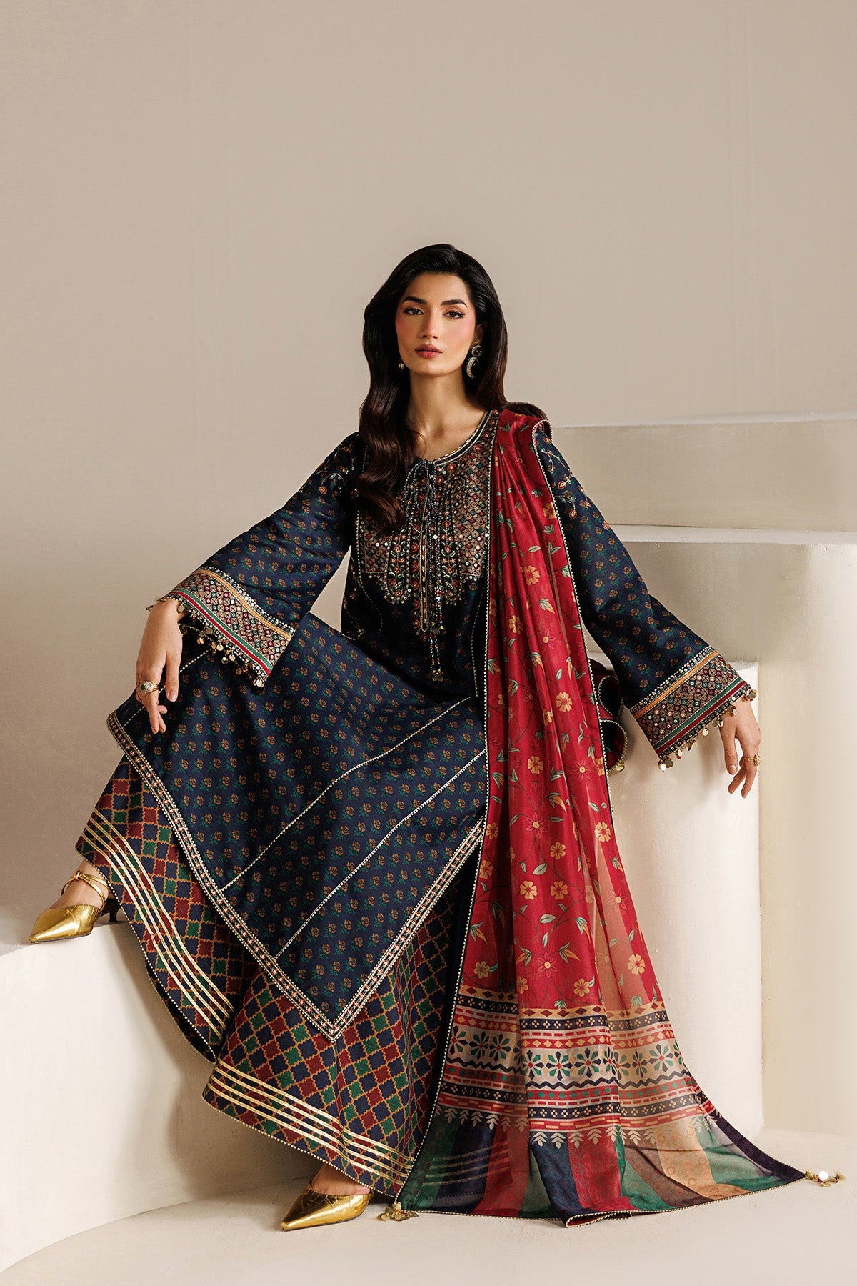 Embroidered Raw Silk Ur-7075