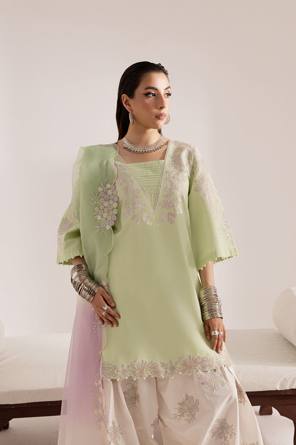 https://cdn.shopify.com/s/files/1/0019/7217/4947/files/1_0035_1C0A6706_d7482d24-a67f-464c-afa5-9a76bc406e1b.jpg?v=1764583186