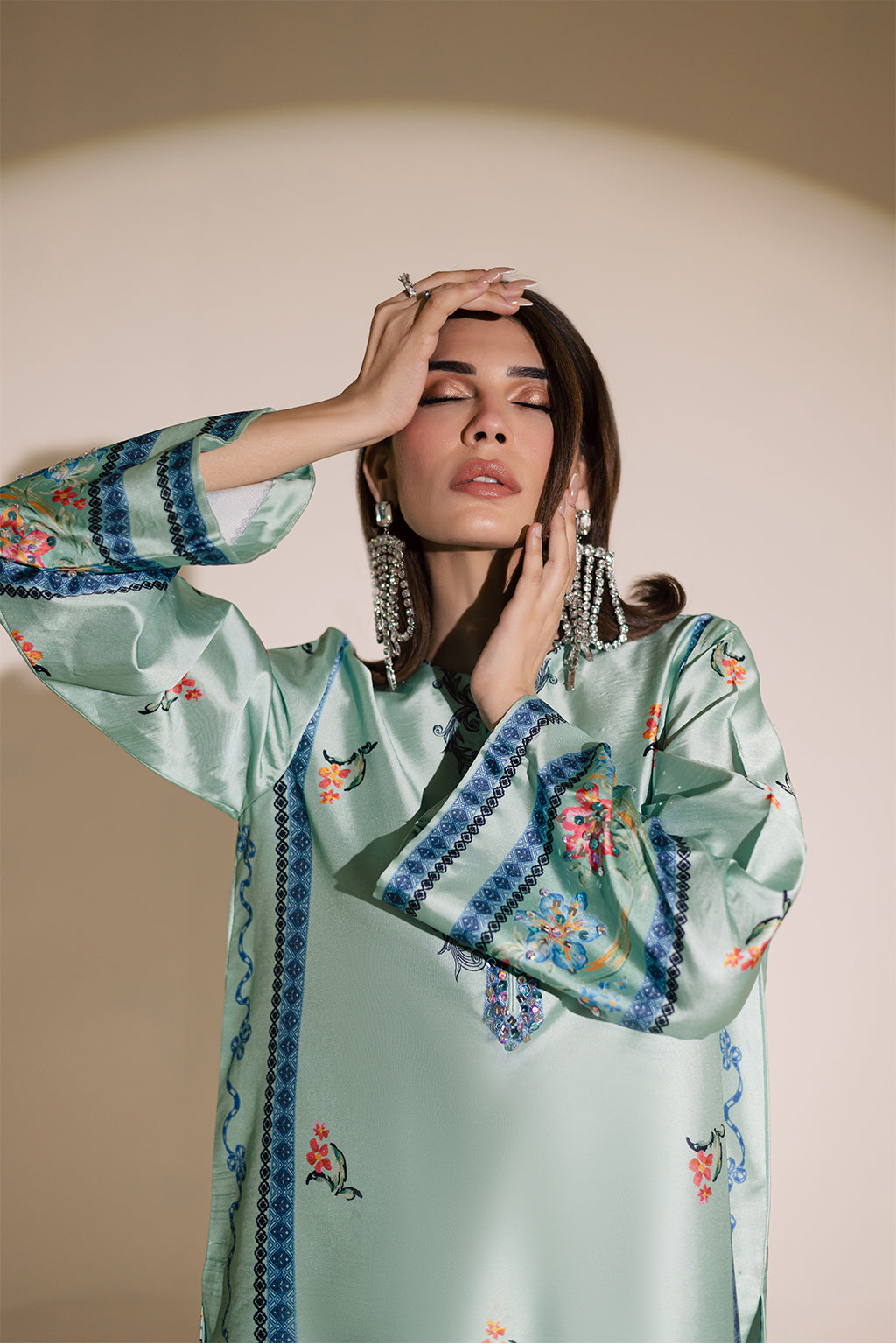 https://cdn.shopify.com/s/files/1/0019/7217/4947/files/1_0042_1C0A9712_9013bc48-3326-47de-86ff-e385c56474a1.jpg?v=1764583254
