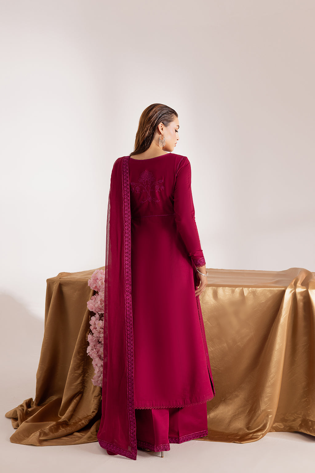 https://cdn.shopify.com/s/files/1/0019/7217/4947/files/1_0044_1C0A5589.jpg?v=1764583193