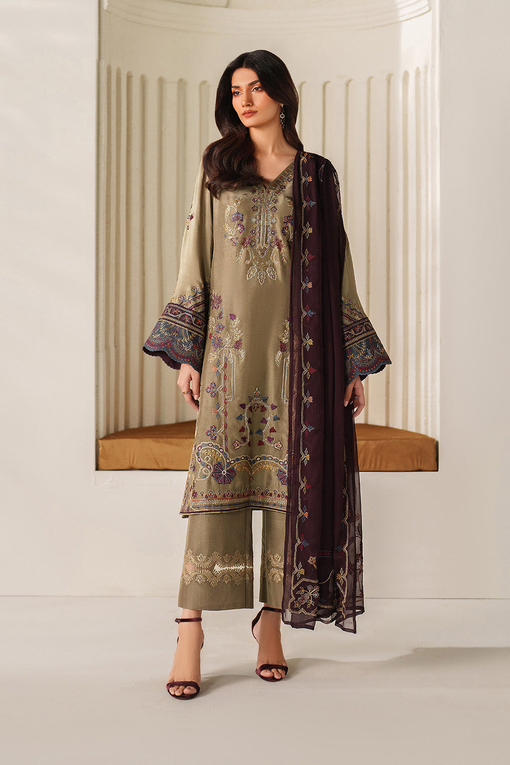 UE-614 Embroidered Ramen Silk