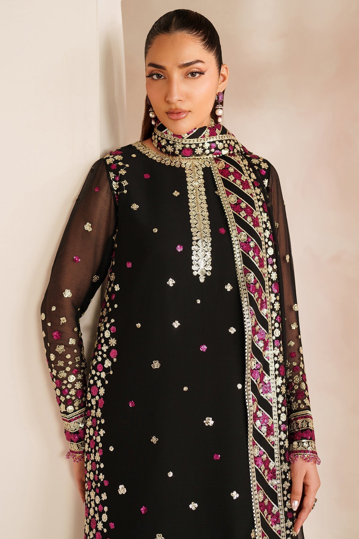 Farasha – Black Cascade Style