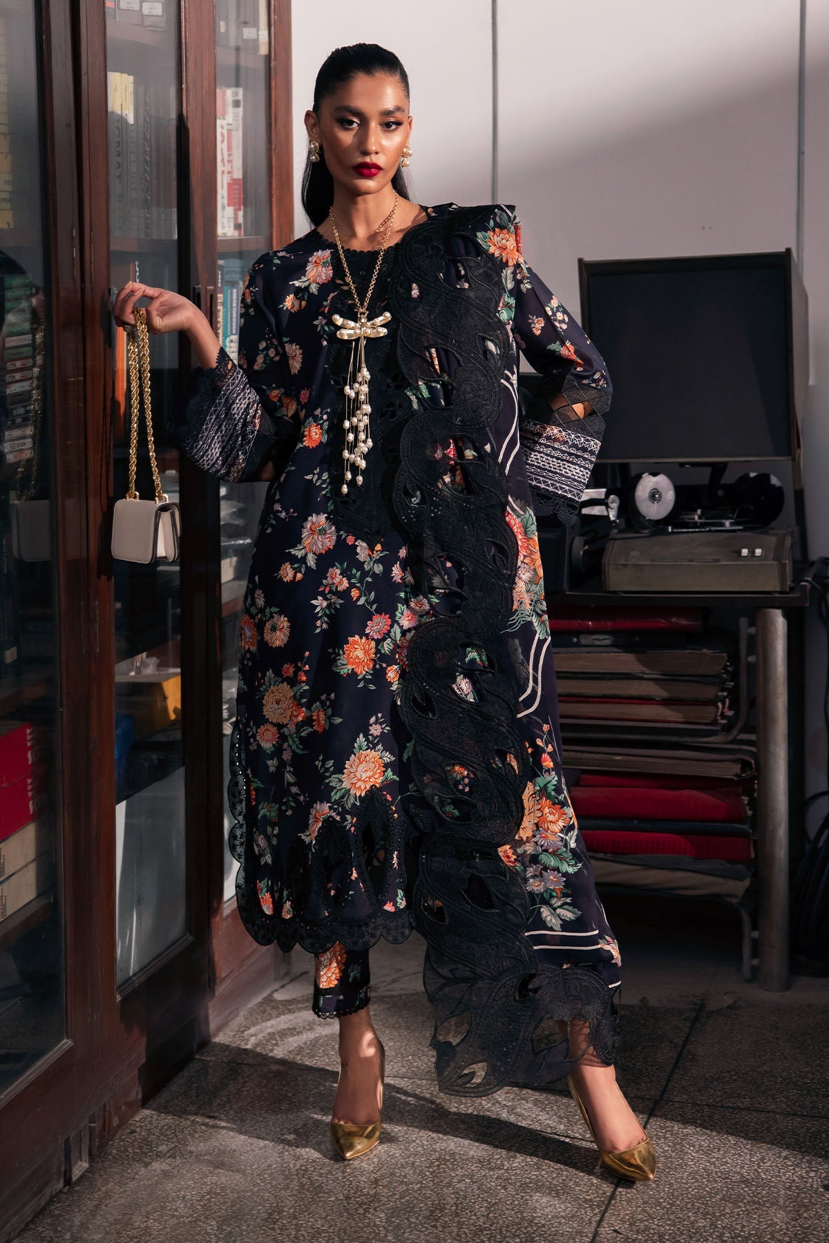 https://cdn.shopify.com/s/files/1/0551/9487/8152/files/1_25aaf277-ba9a-4646-937f-b3e6dcfc7570.jpg?v=1751313509