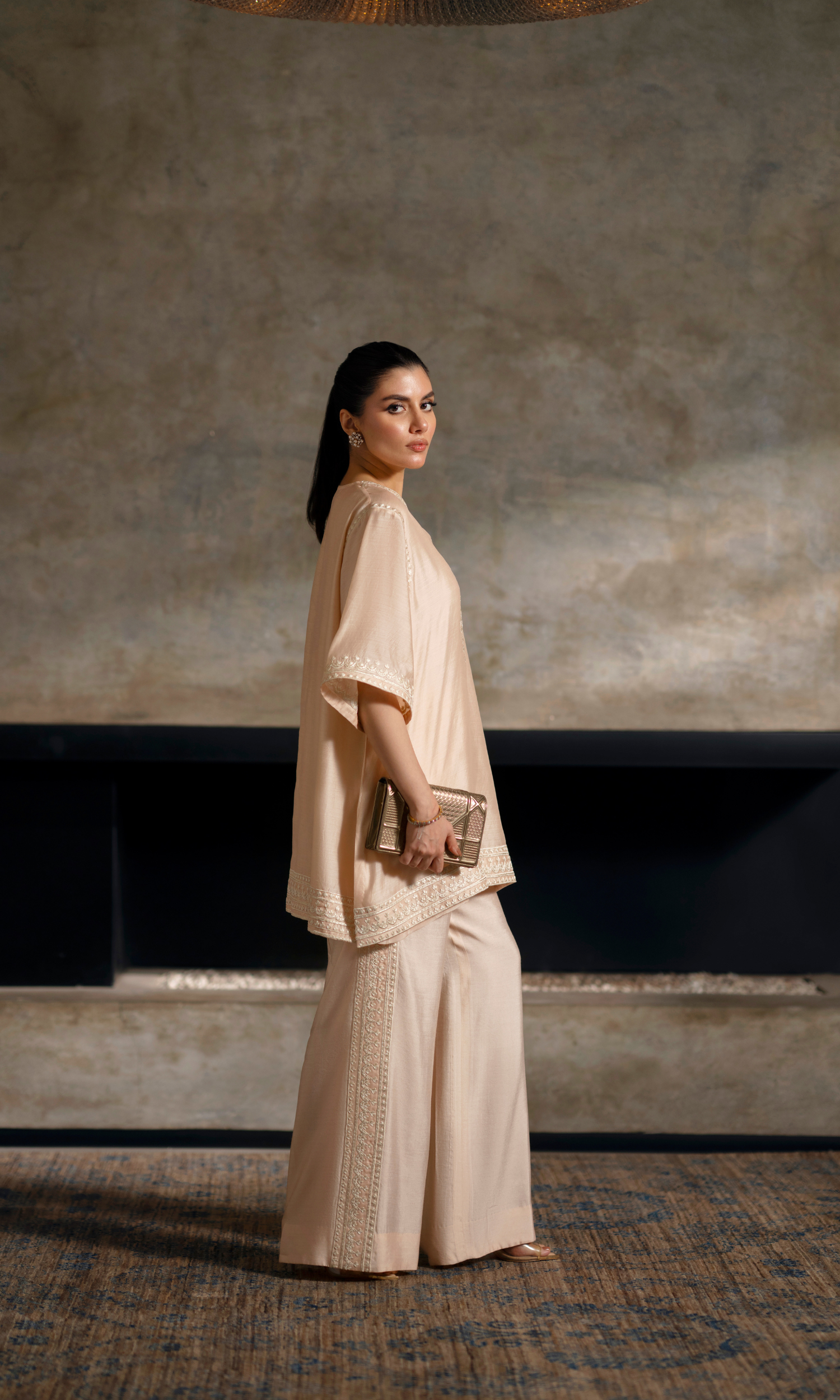 The Amira Set