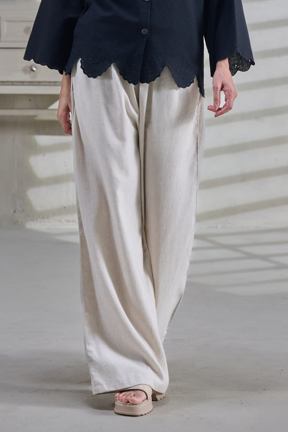 Off-White Linen Wide Leg Relaxed Fit Trouser