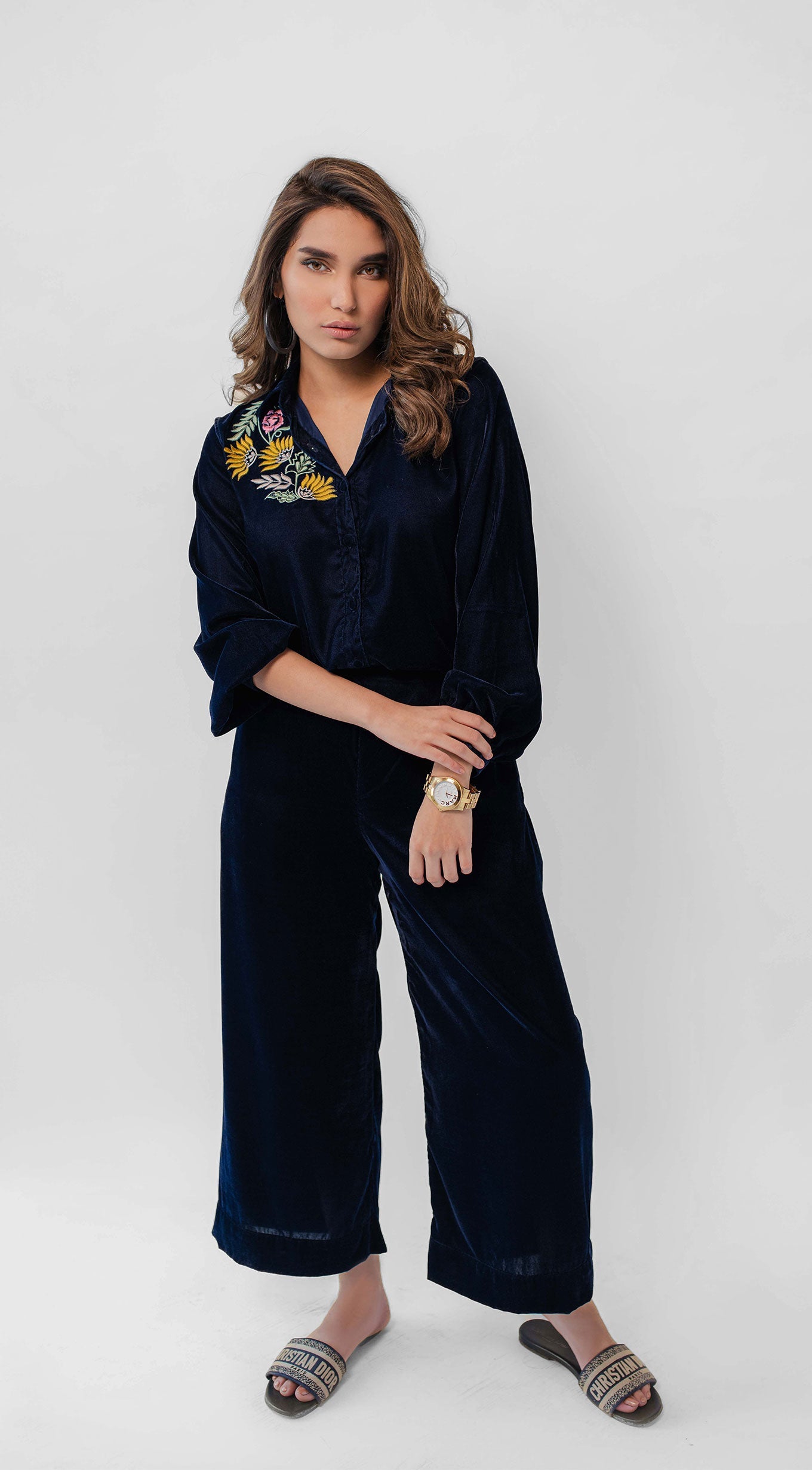 https://cdn.shopify.com/s/files/1/0654/4313/5706/files/1_dbd9dcc7-feab-43e9-91b8-ed971bc09027.jpg?v=1701967122