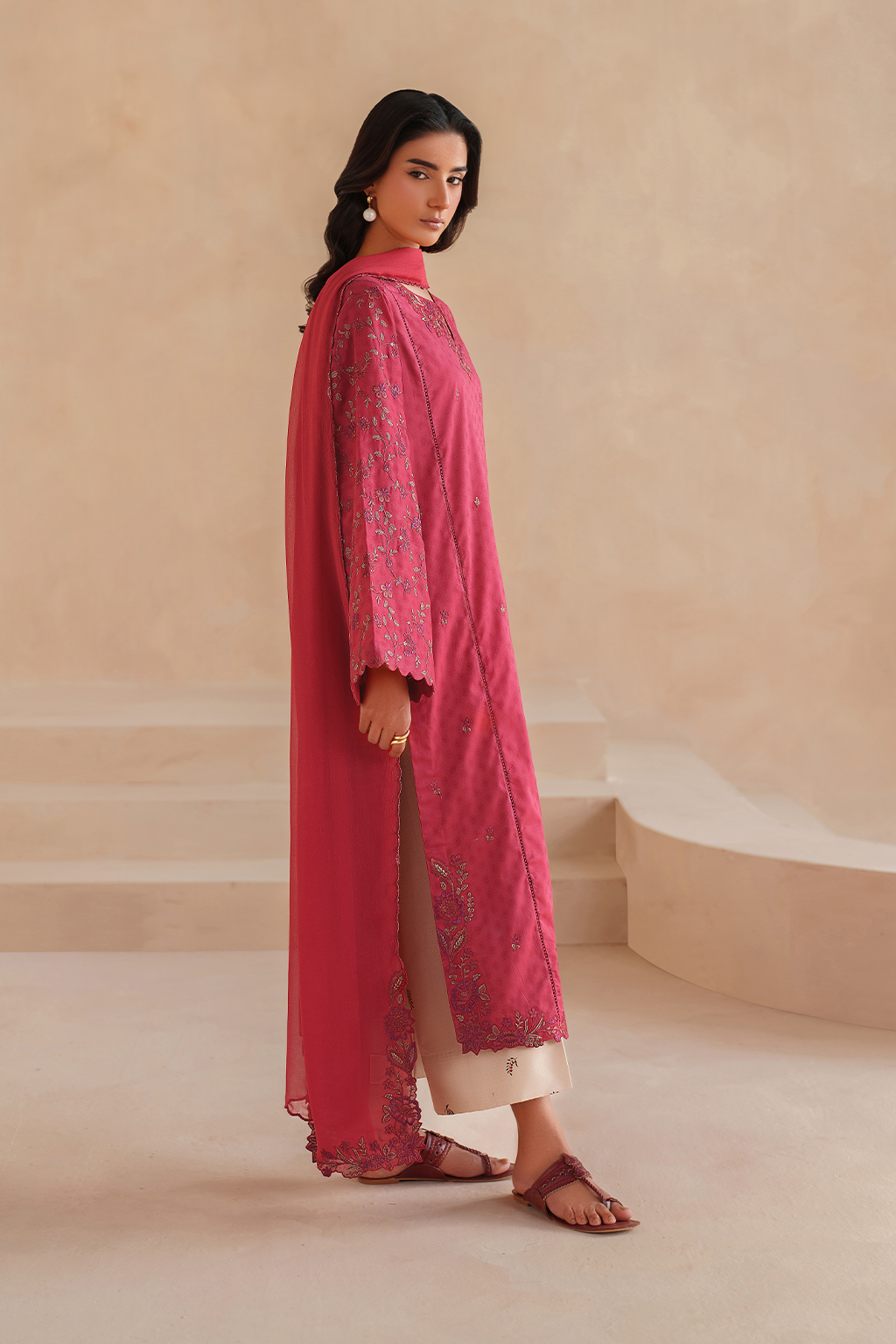 UE-596 Embroidered Lawn
