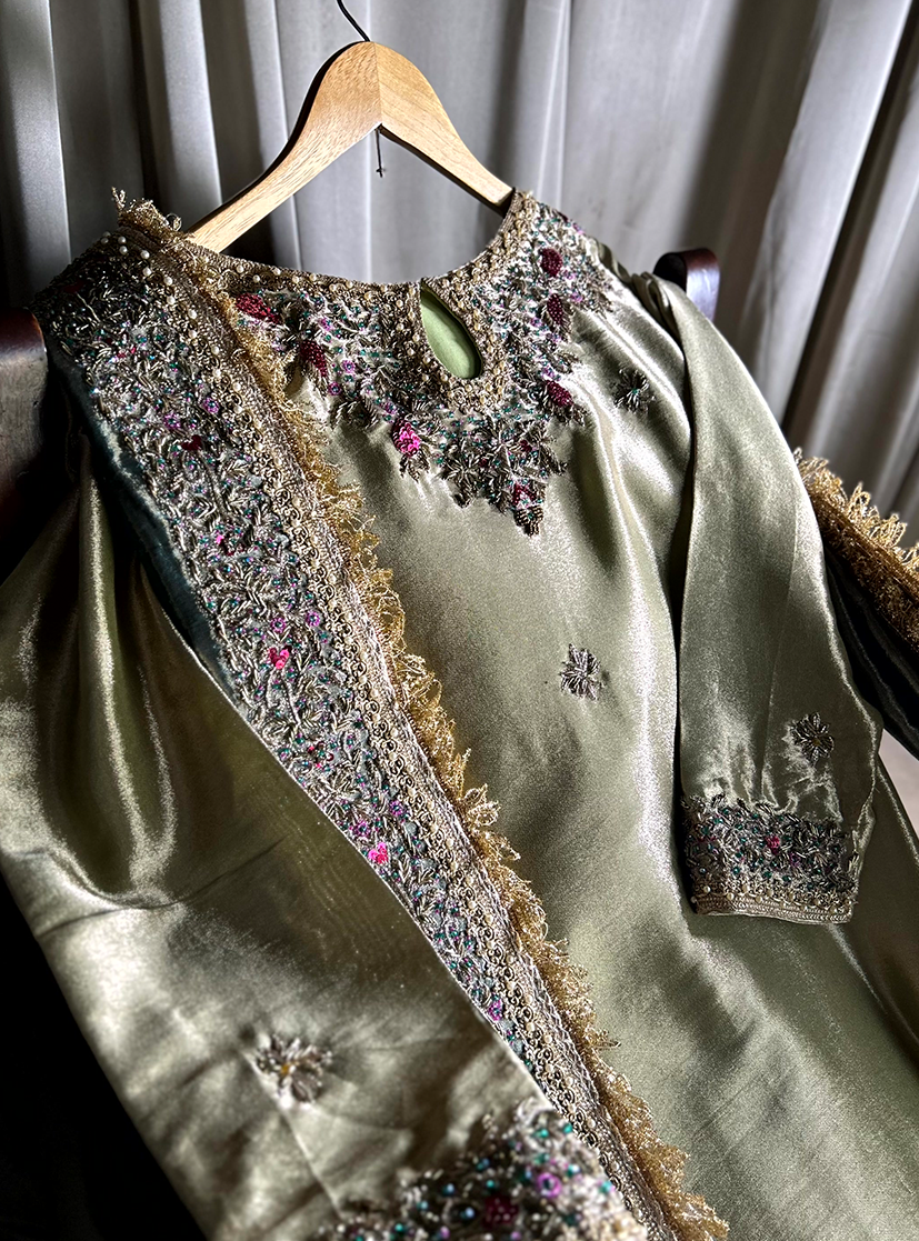 Mehndi Ka Jora - Crushed Sharara