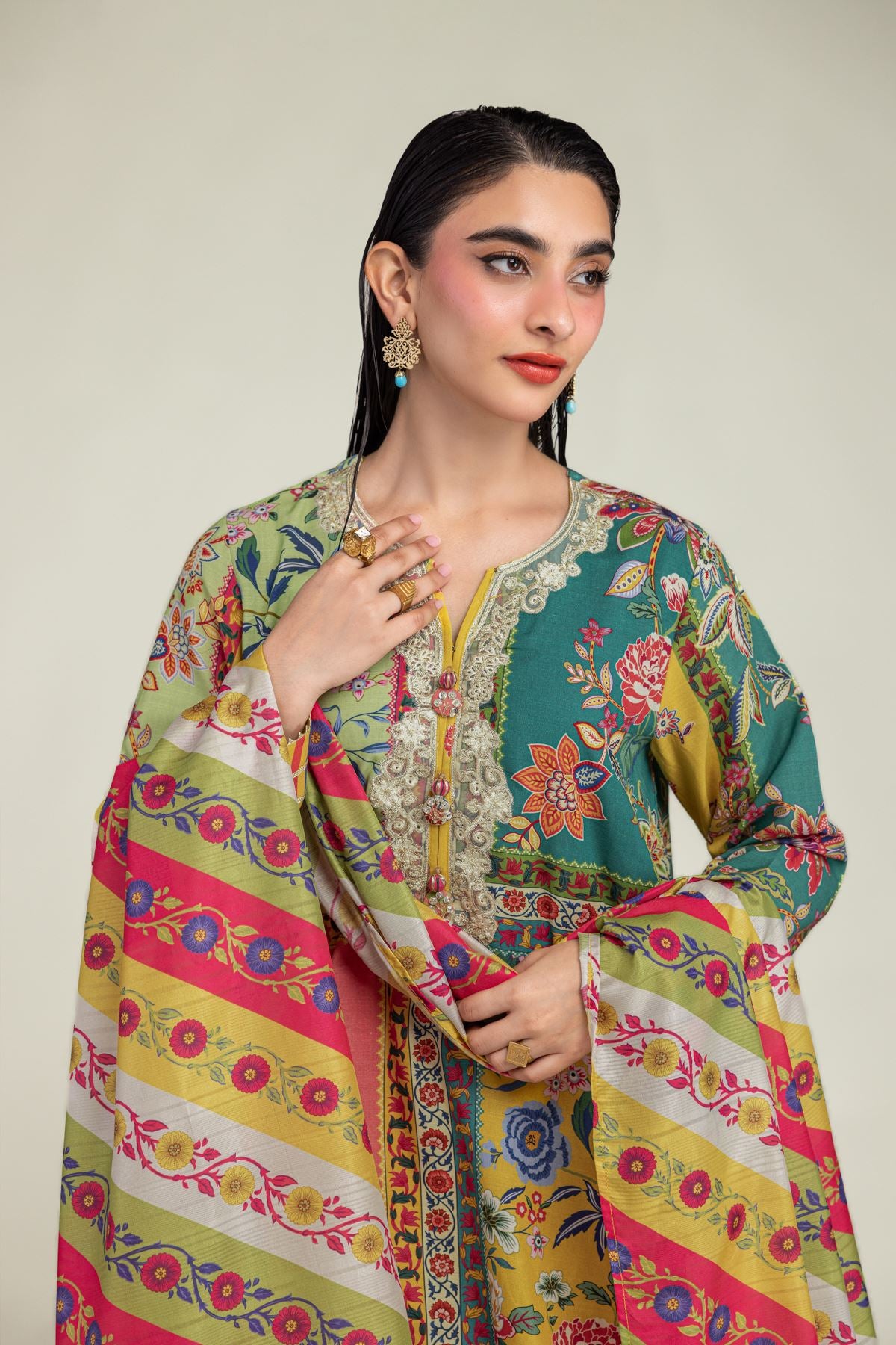 Mesuri Floral Dupatta