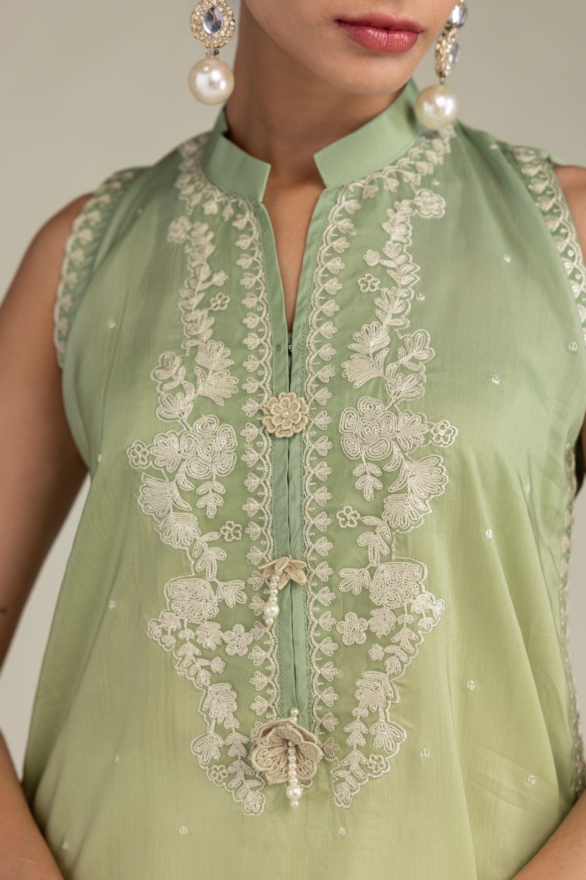 Sleeveless Floral Kurta