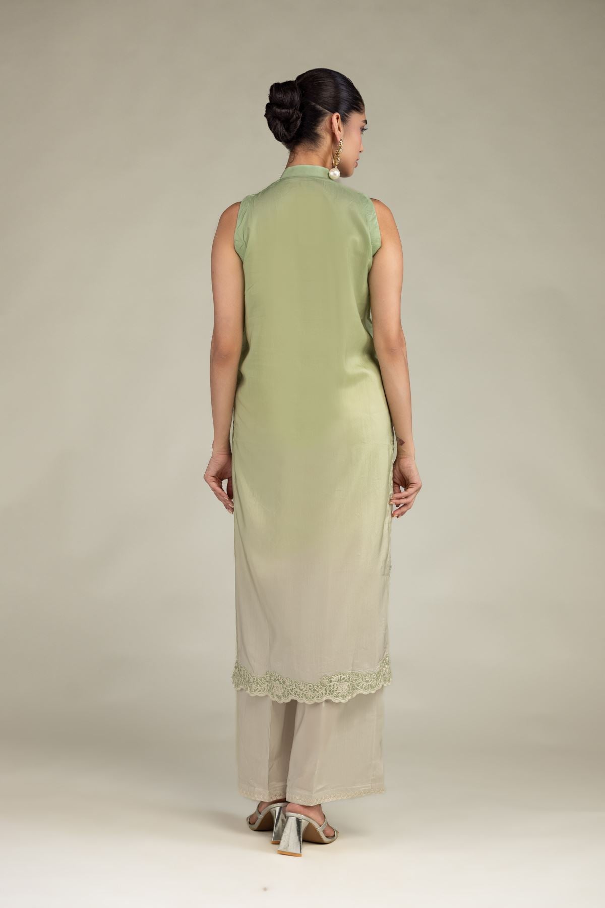 Sleeveless Floral Kurta