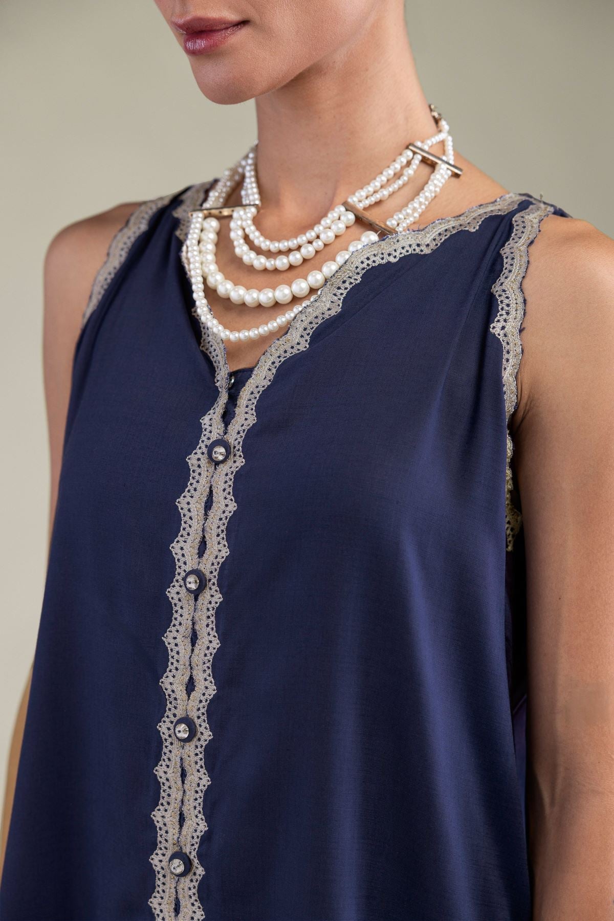 Sleeveless V-Neck Kurta