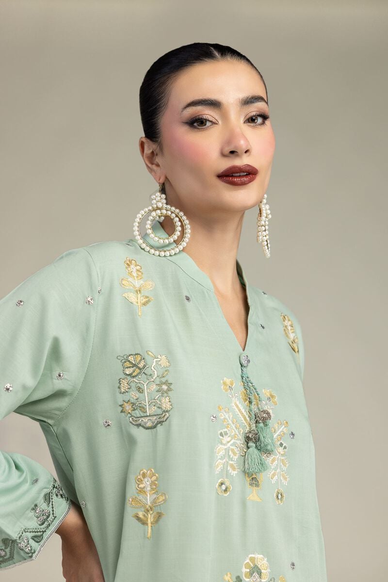 Floral Embroidered Kurta