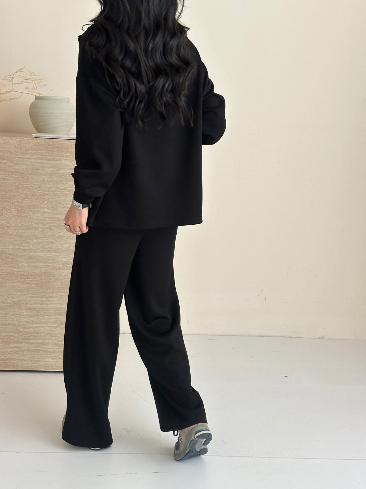 Lyla Modal Black Suit