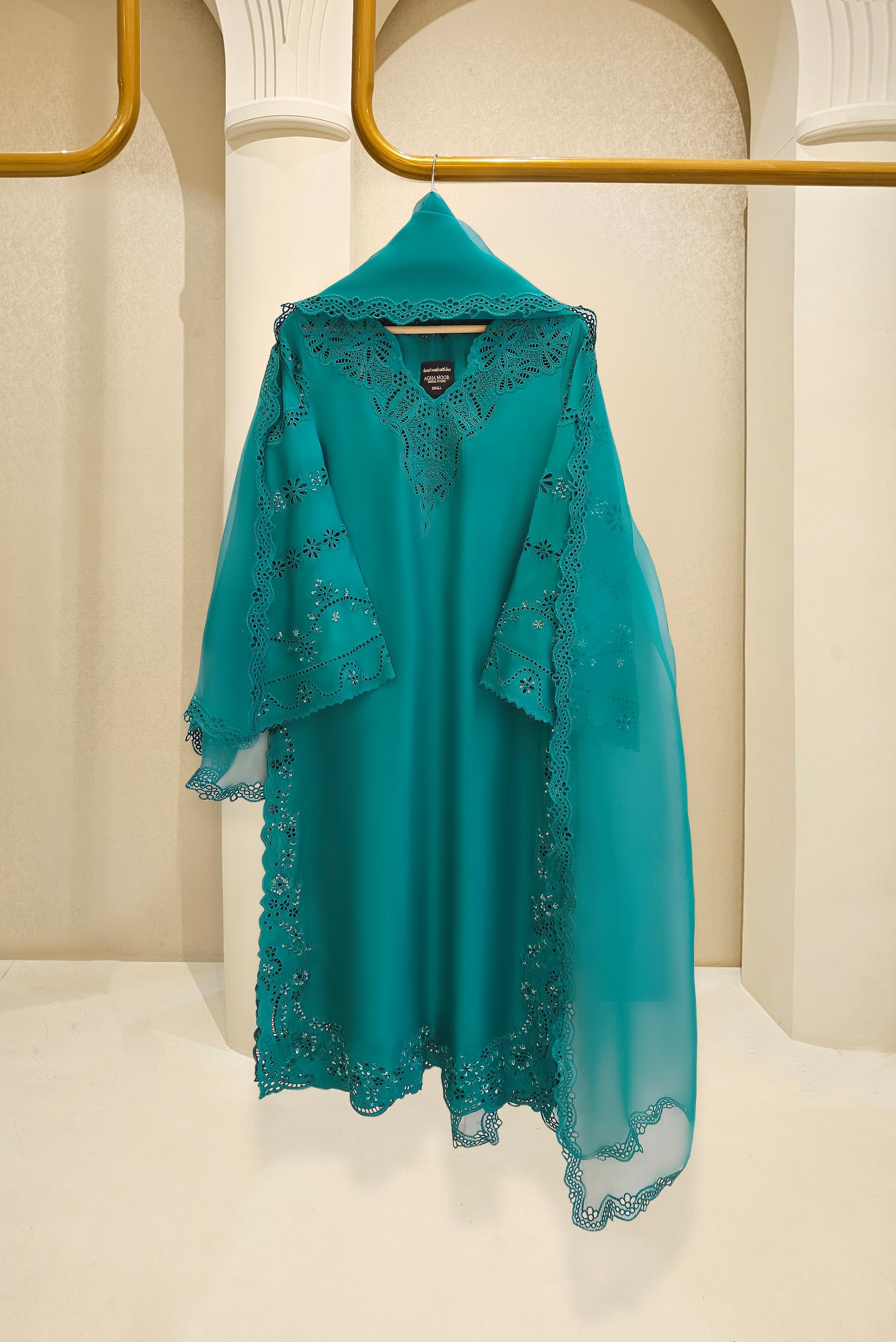 Amara ( Poison green )