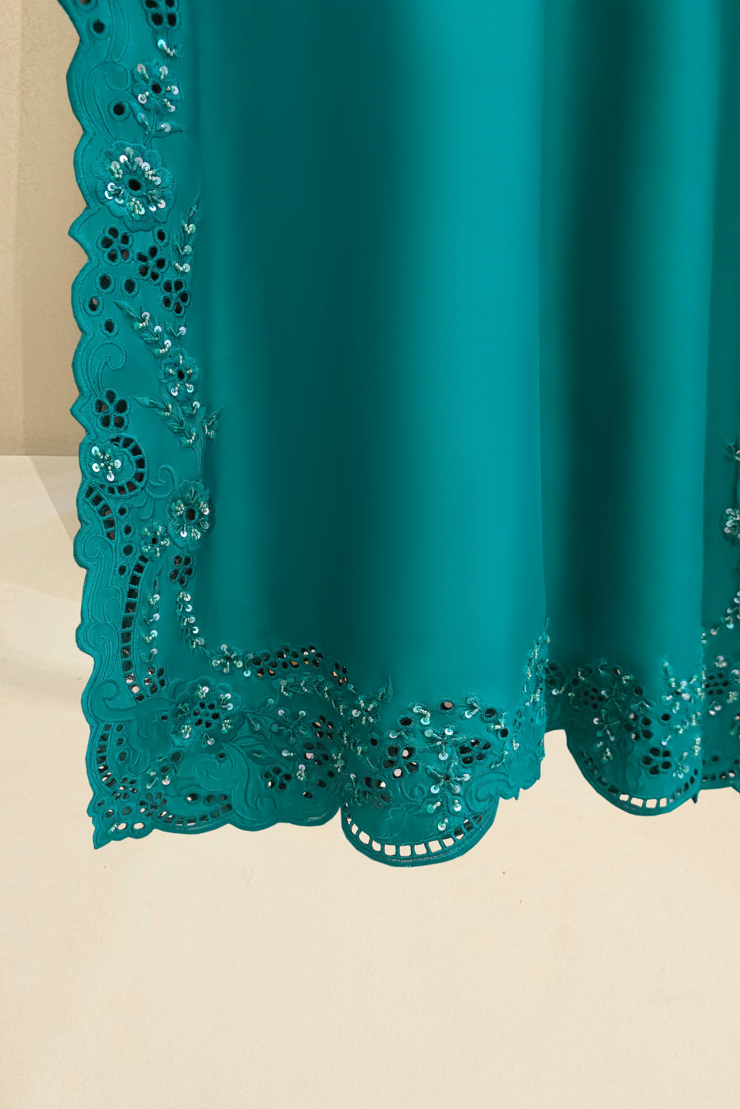 Amara ( Poison green )