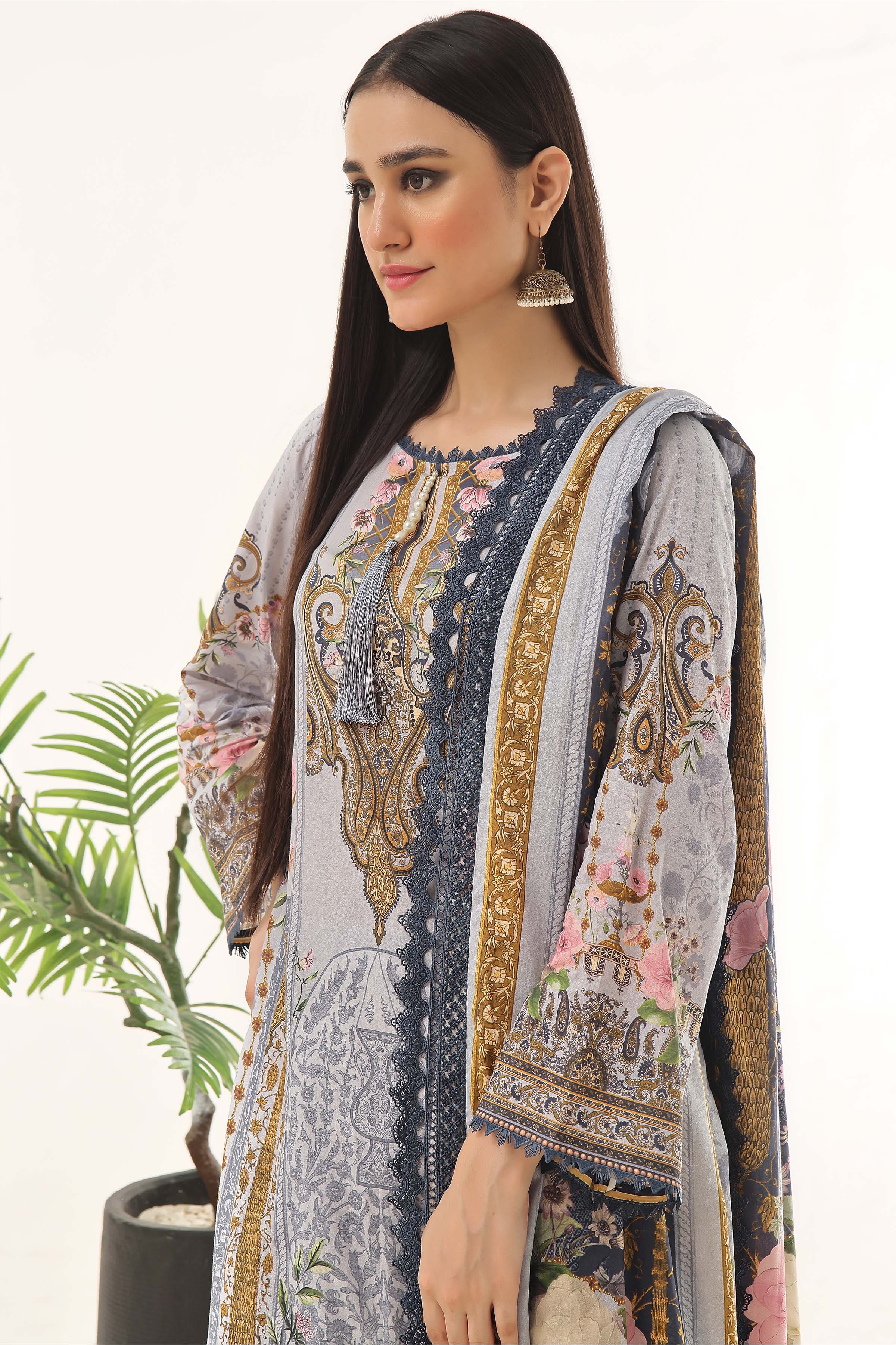 ROSHNI LAWN 20251000000023694