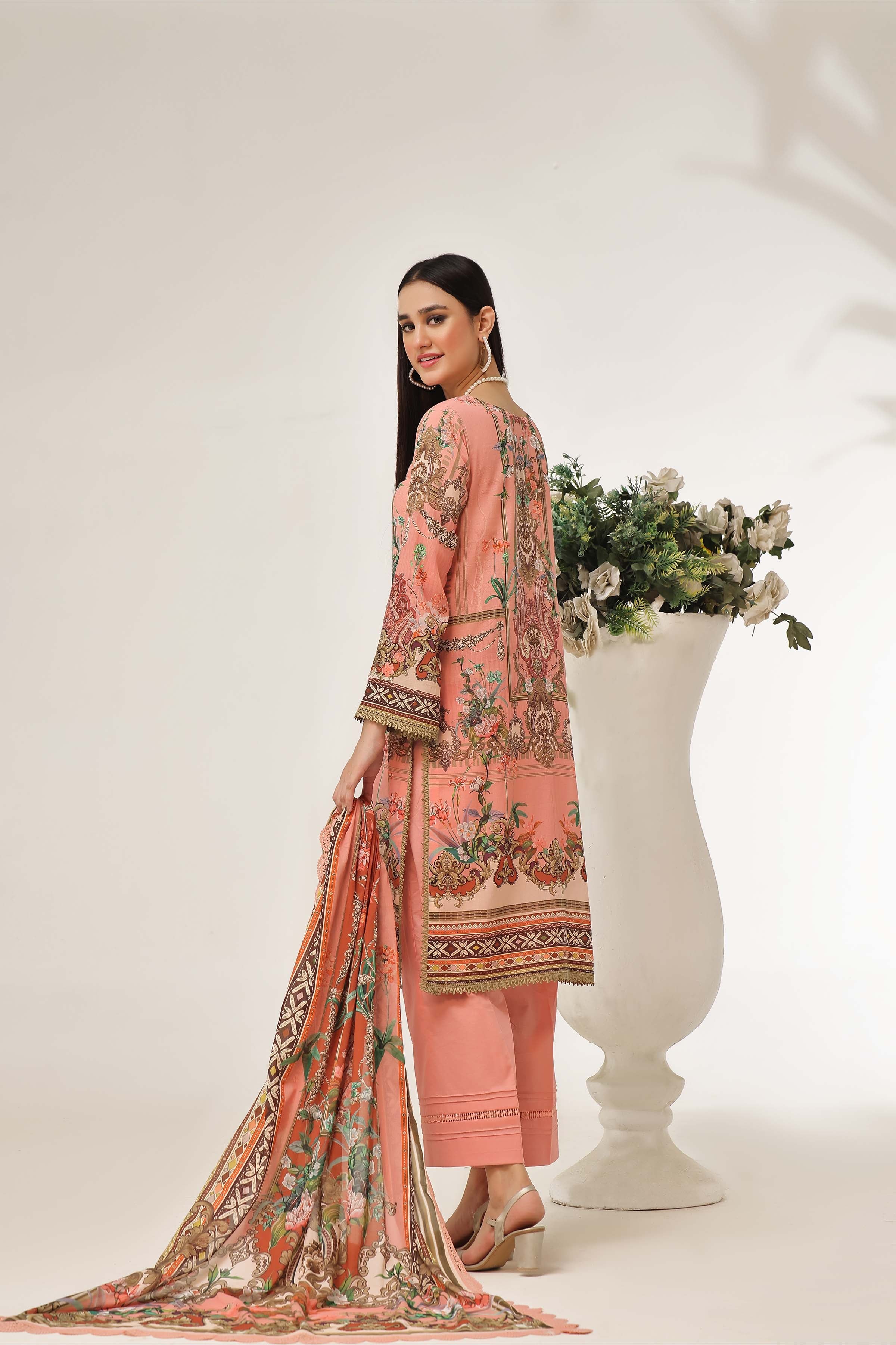 ROSHNI LAWN 20251000000023707