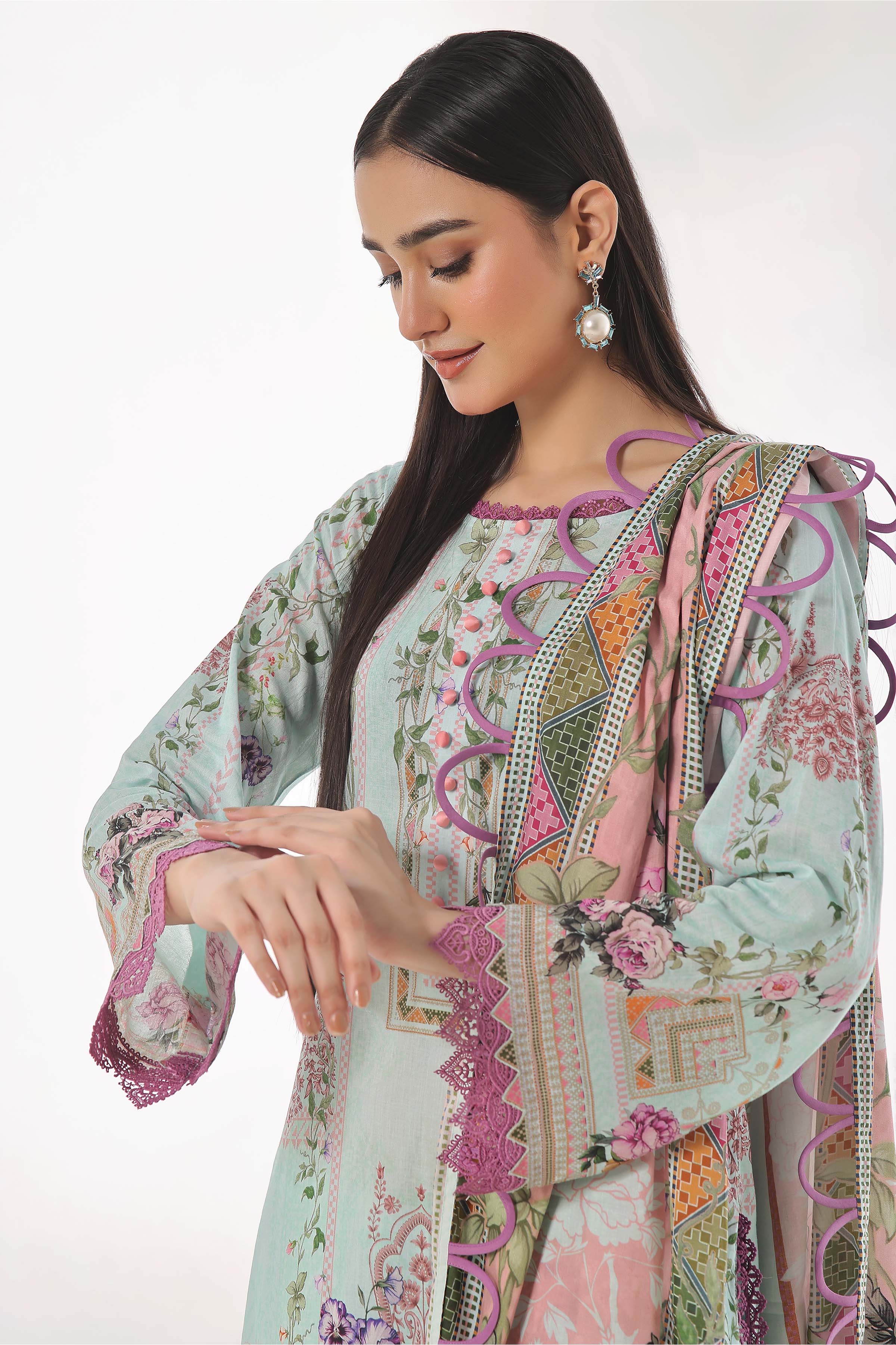 ROSHNI LAWN 20251000000023709