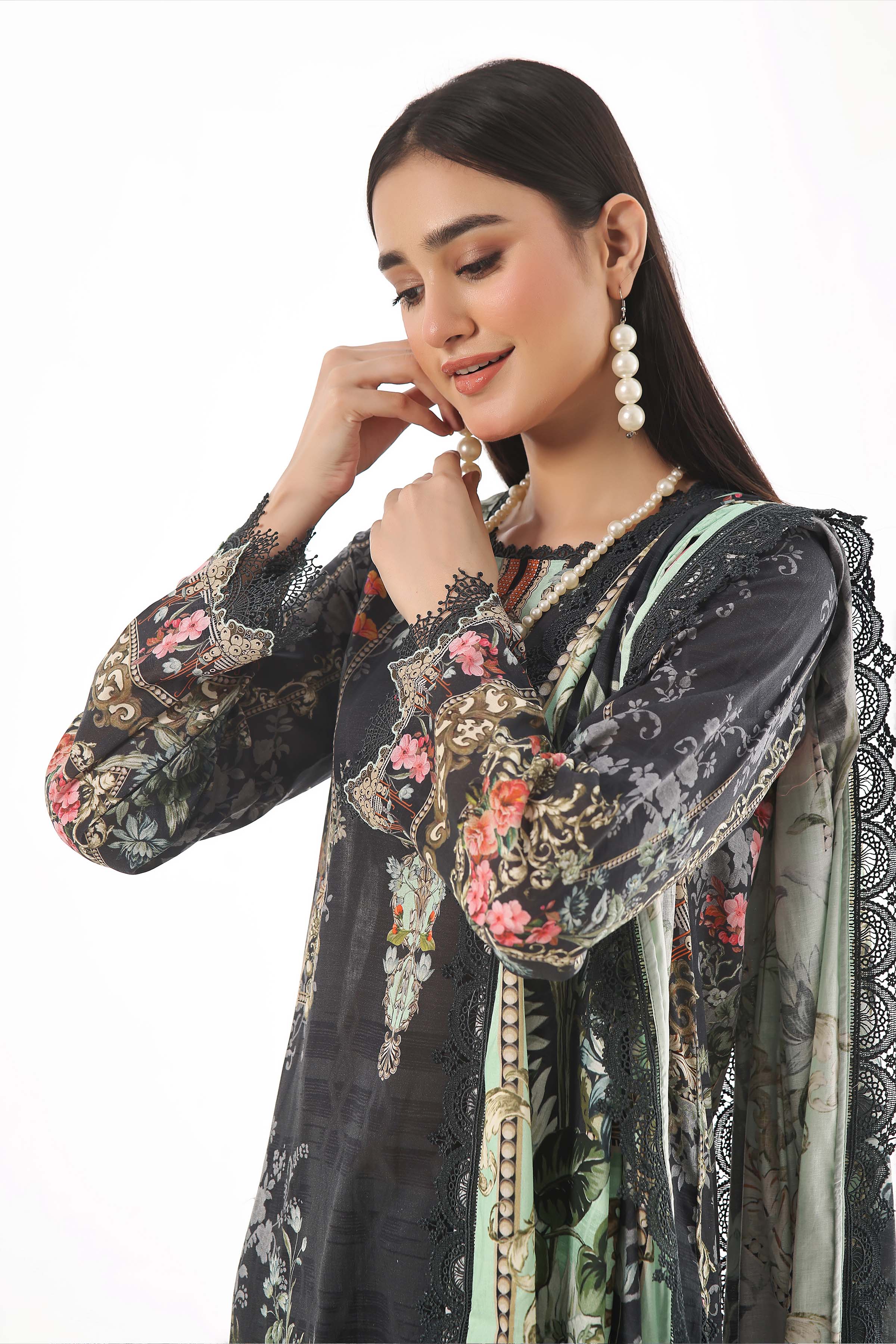 ROSHNI LAWN 20251000000023712