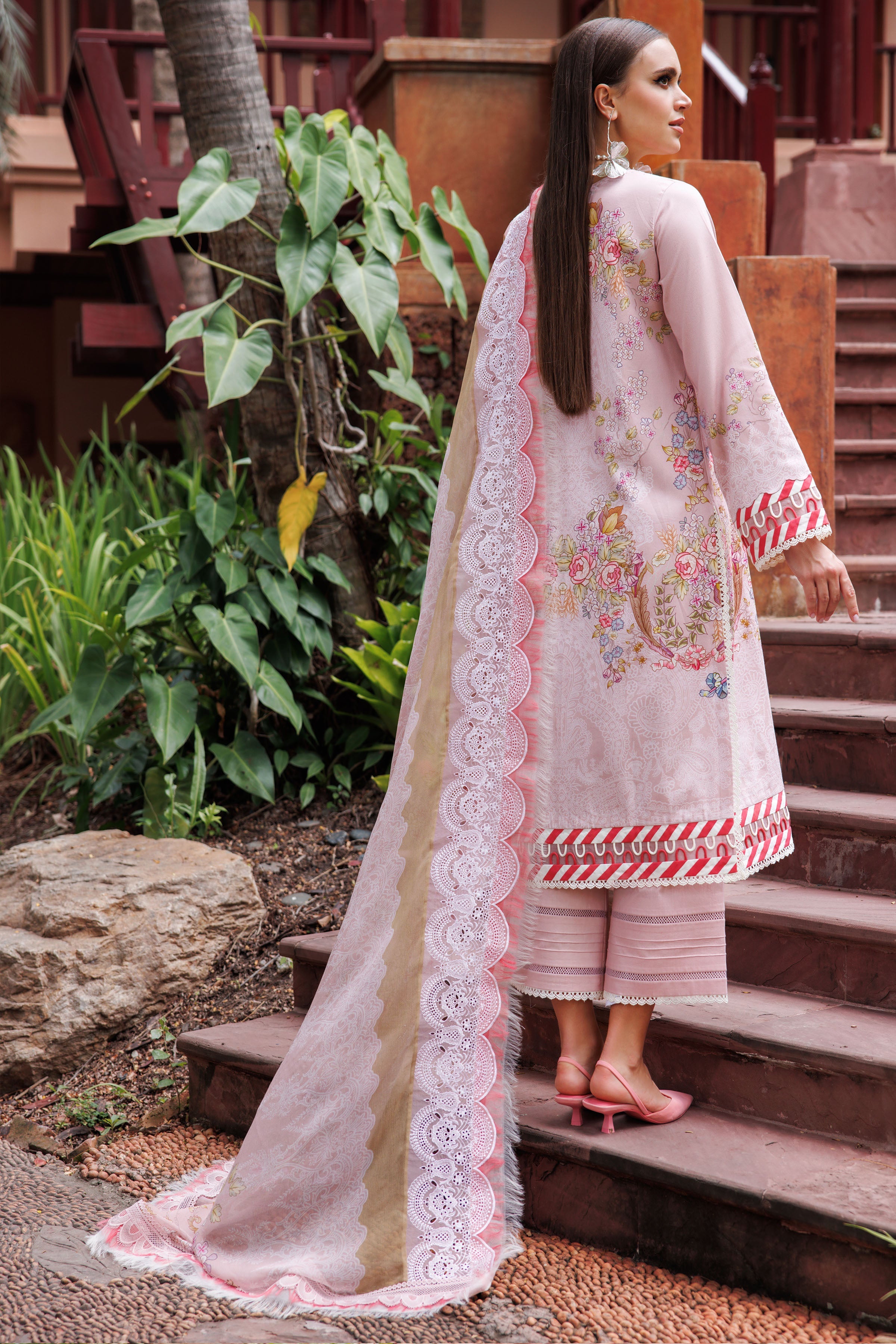 NEEDLE WONDER (COTTON SATIN)