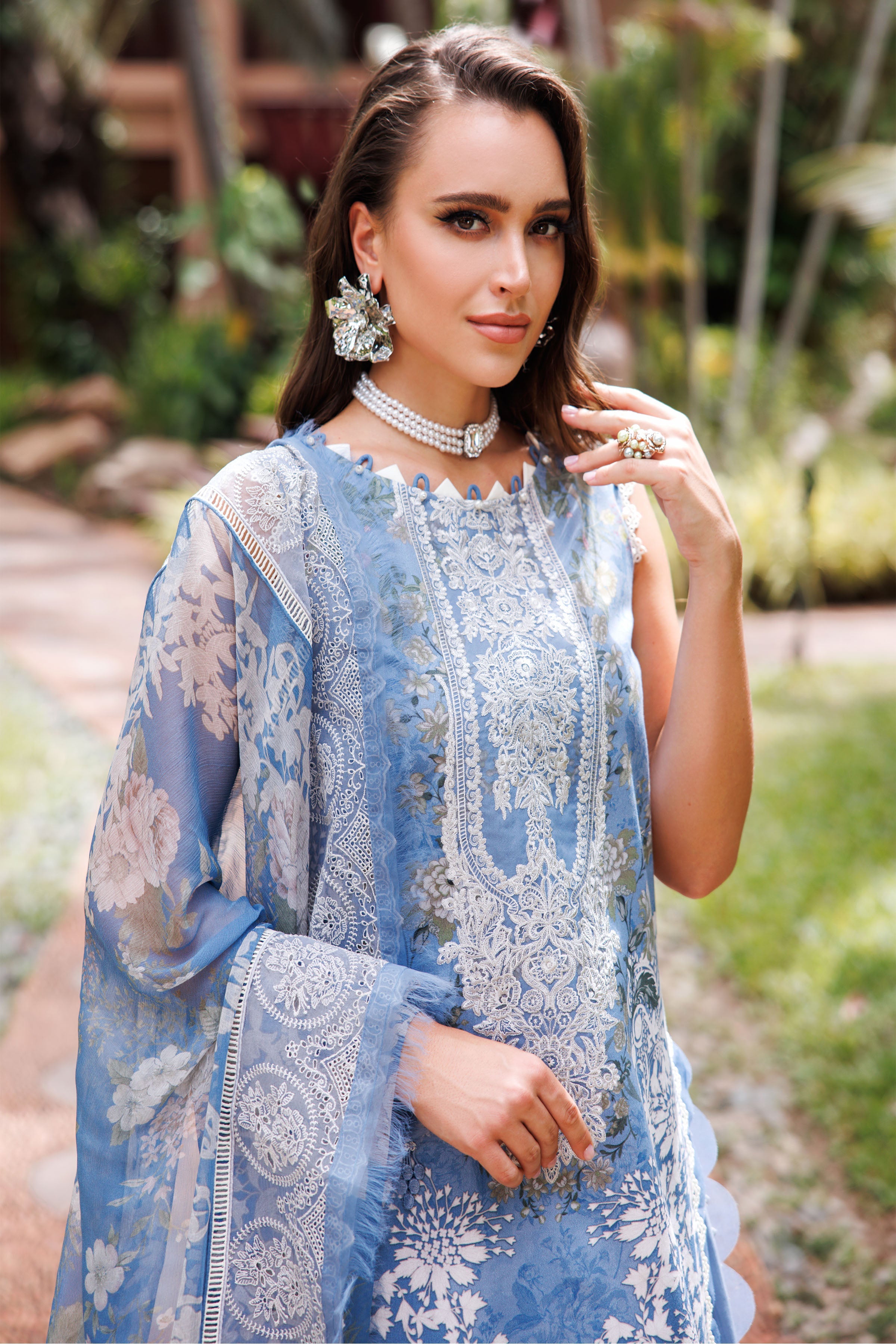 NEEDLE WONDER (COTTON SATIN)