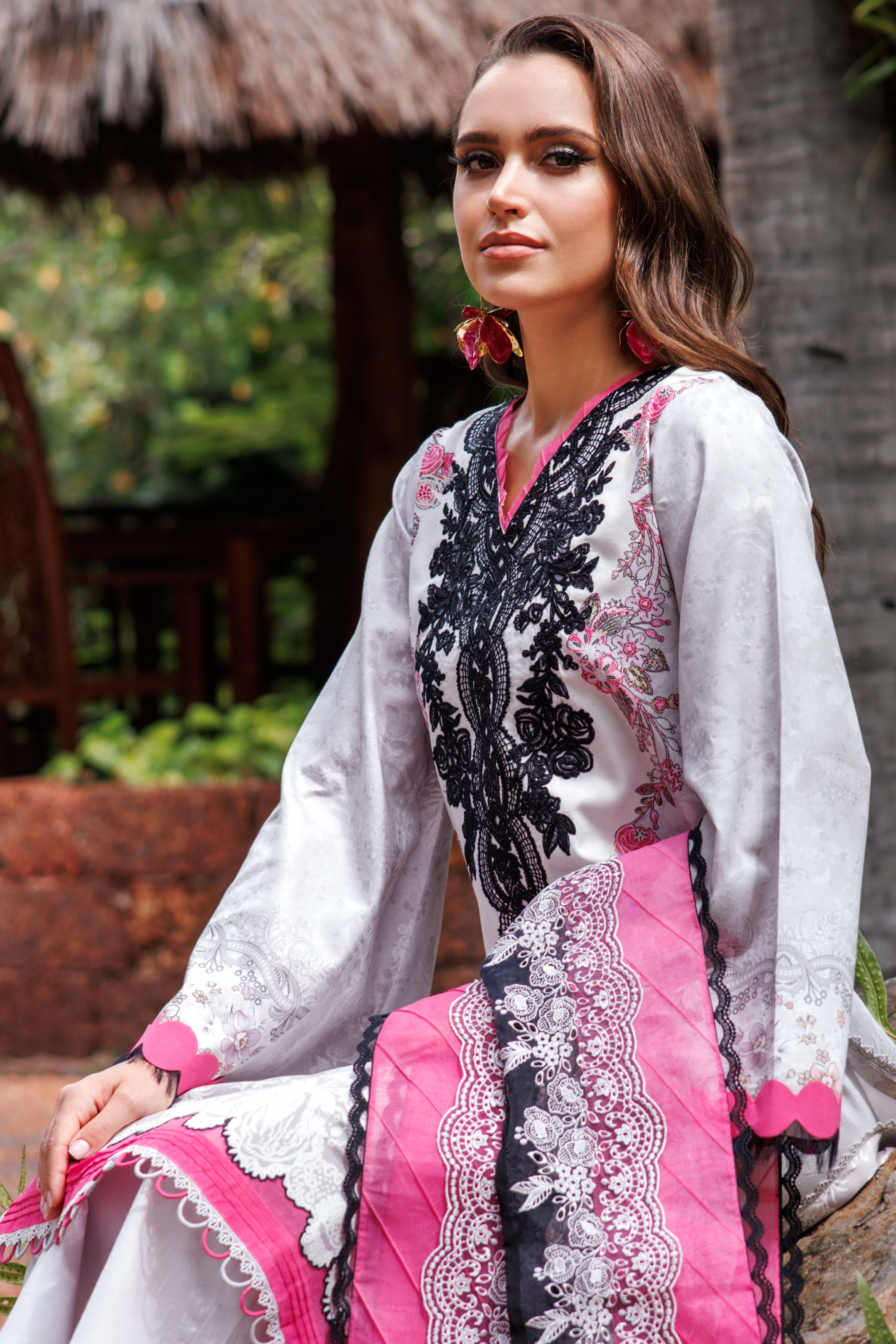 NEEDLE WONDER (COTTON SATIN)