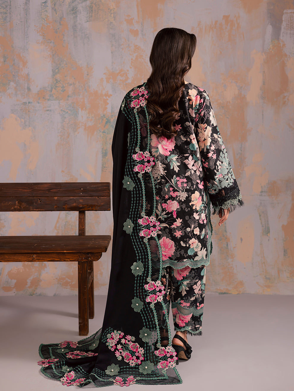 FLORA LINEN SHAWL COLLECTION