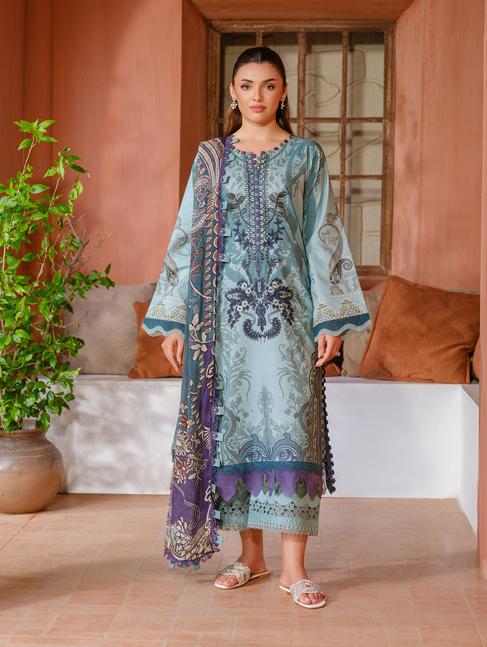 URBANE EMBROIDERED CAMBRIC 251000000024029