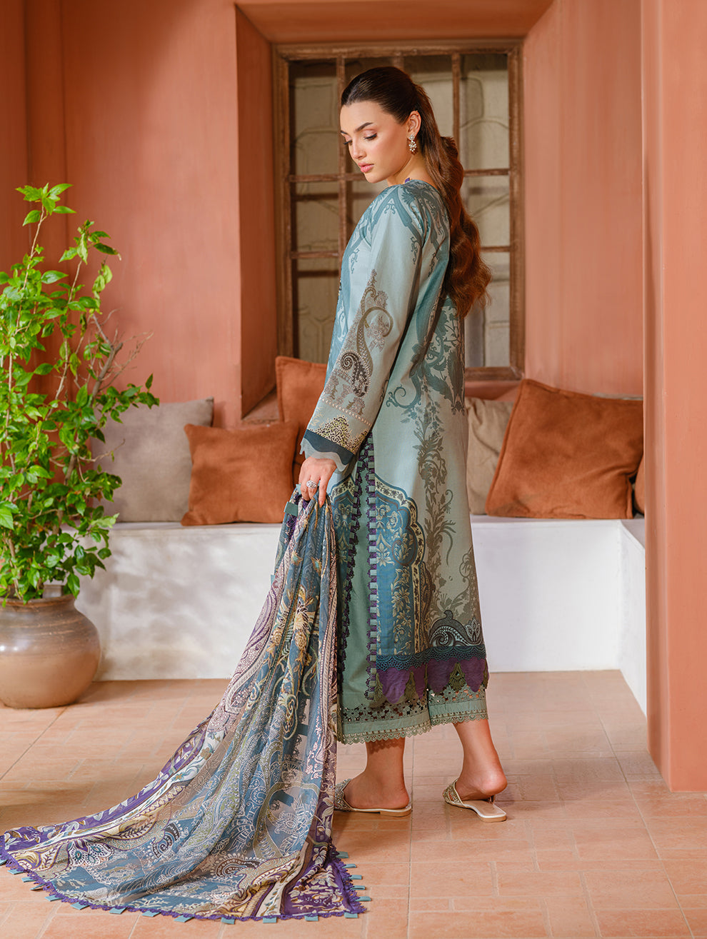 URBANE EMBROIDERED CAMBRIC 251000000024029