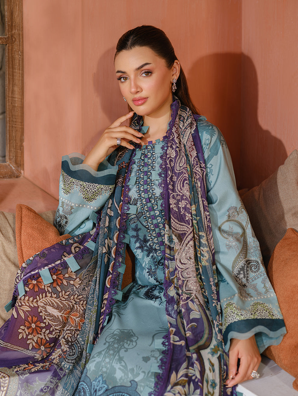 URBANE EMBROIDERED CAMBRIC 251000000024029