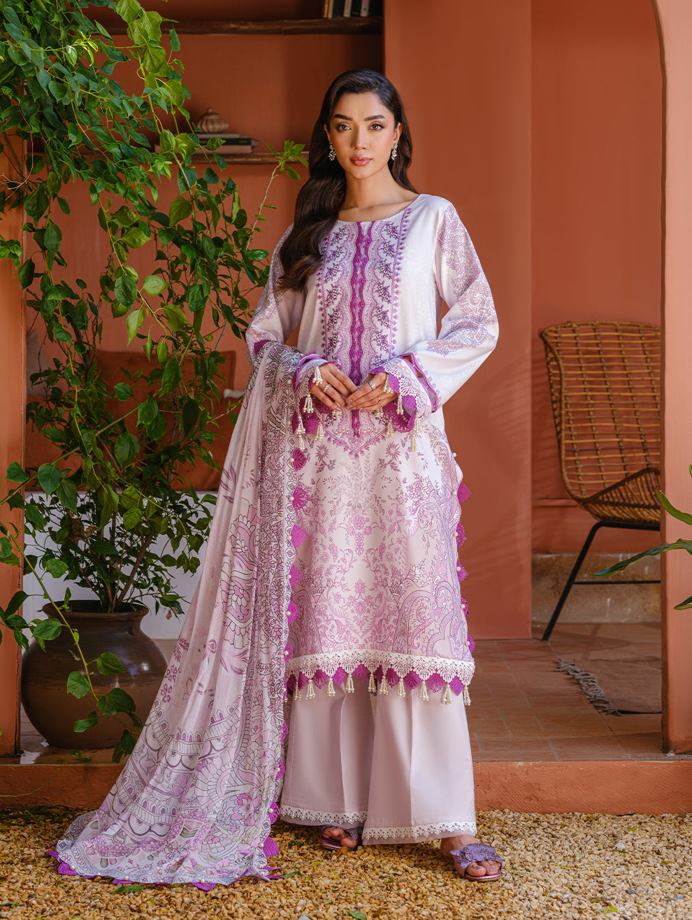 URBANE EMBROIDERED CAMBRIC 251000000024030