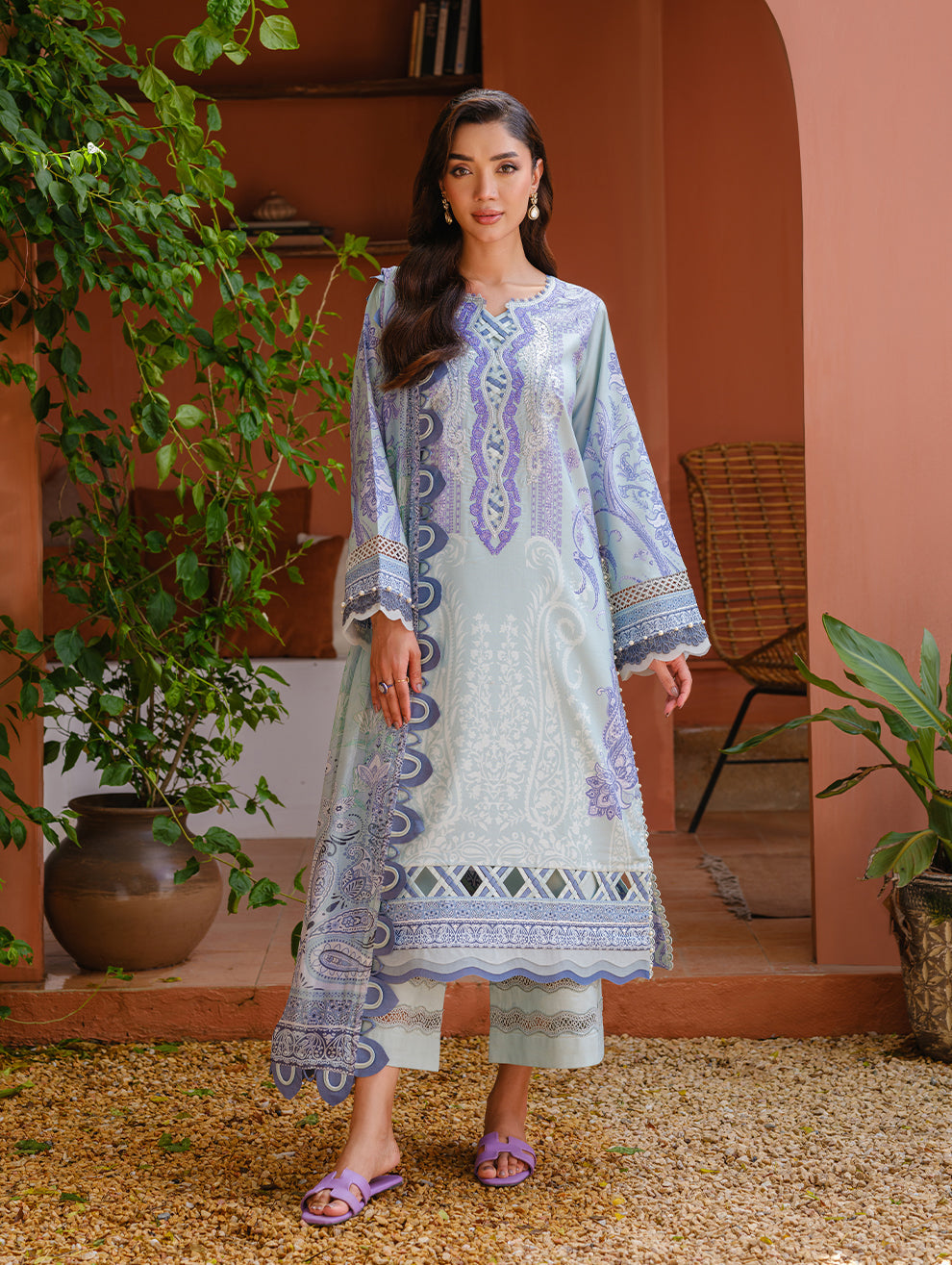 URBANE EMBROIDERED CAMBRIC 251000000024032