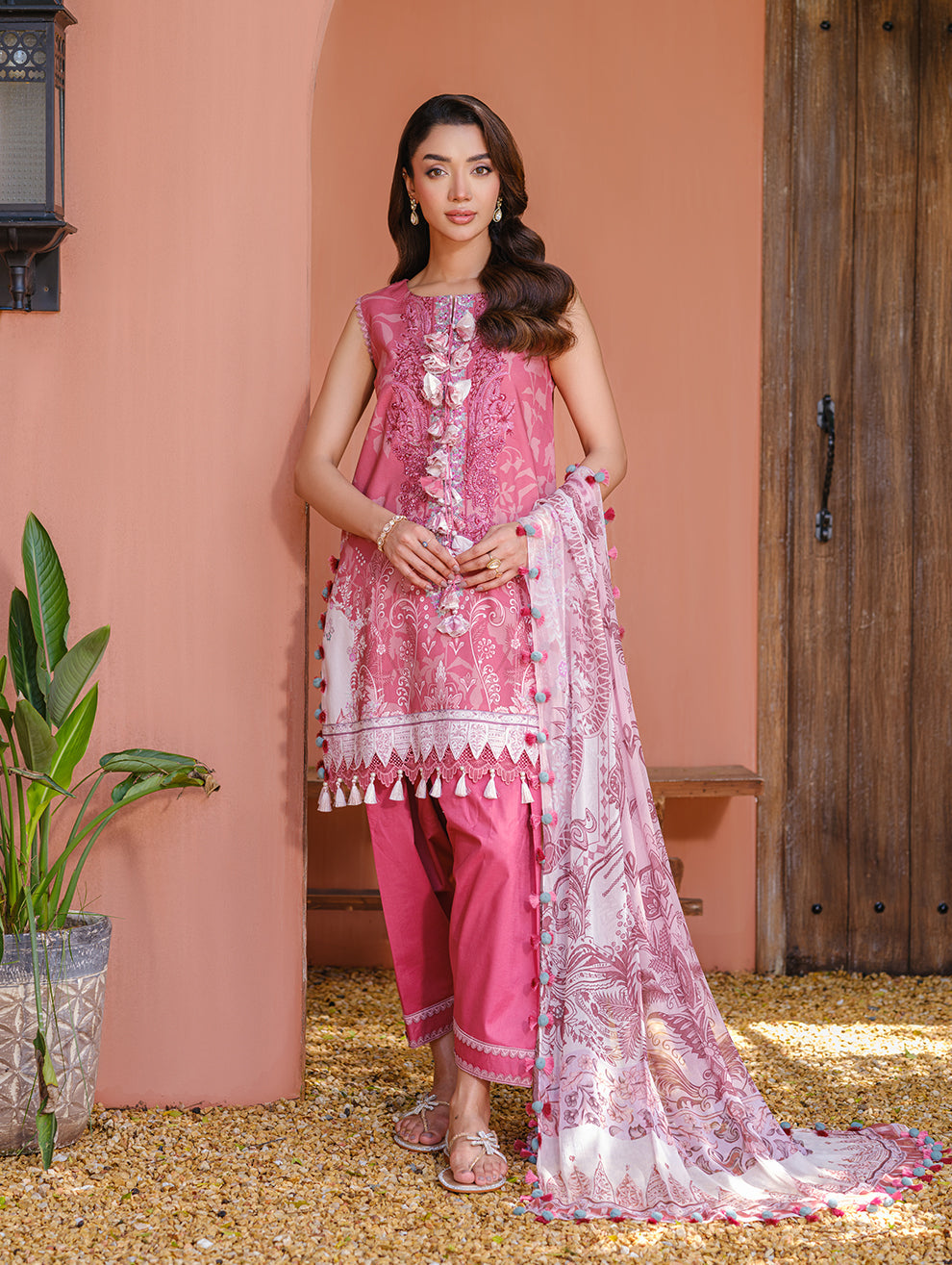 URBANE EMBROIDERED CAMBRIC 251000000024033