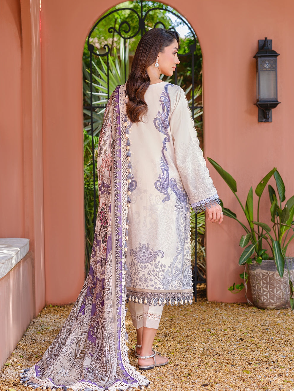 URBANE EMBROIDERED CAMBRIC 251000000024034