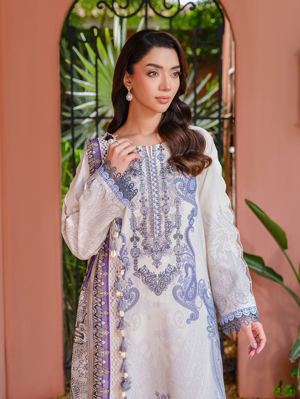 URBANE EMBROIDERED CAMBRIC 251000000024034