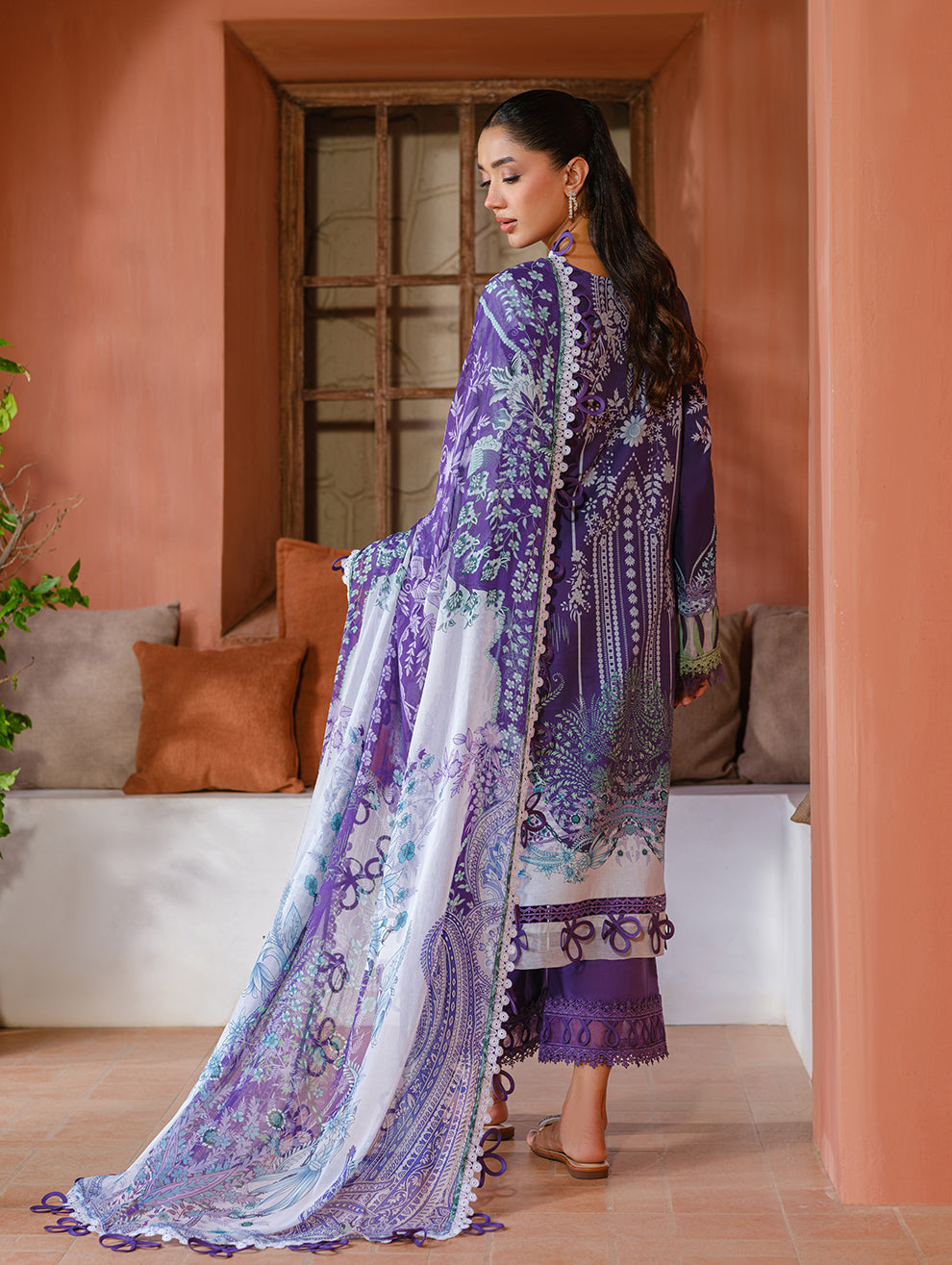 URBANE EMBROIDERED CAMBRIC 251000000024035