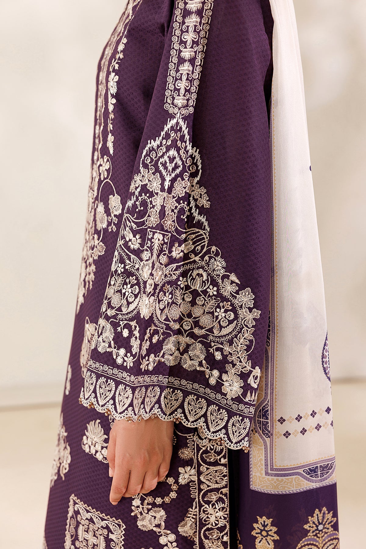 EMBROIDERED SELF JACQUARD SF-4479