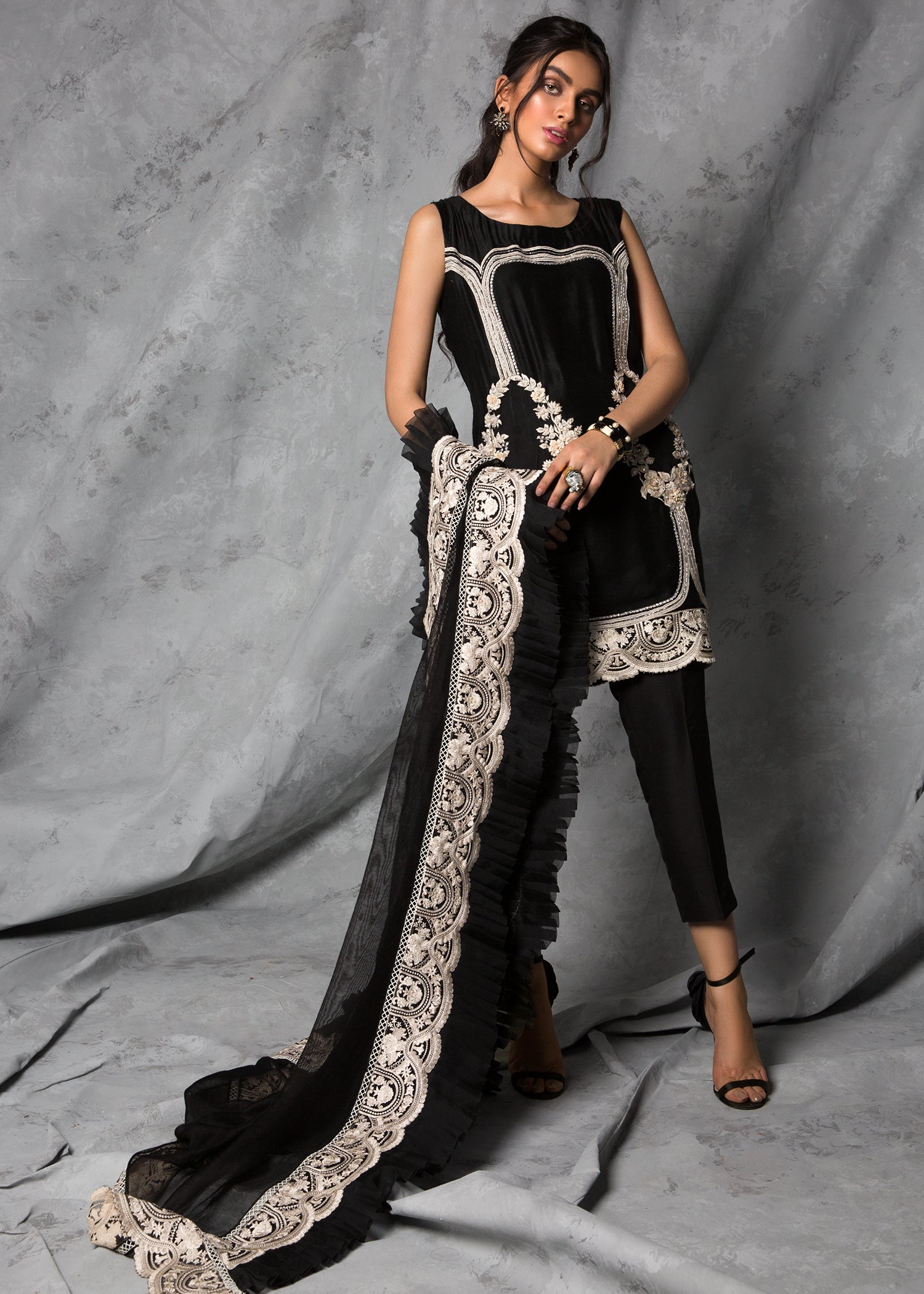 https://cdn.shopify.com/s/files/1/1625/9005/products/20_d6b91208-7b30-472b-b7f6-c0a03ac6c672.jpg?v=1592550507