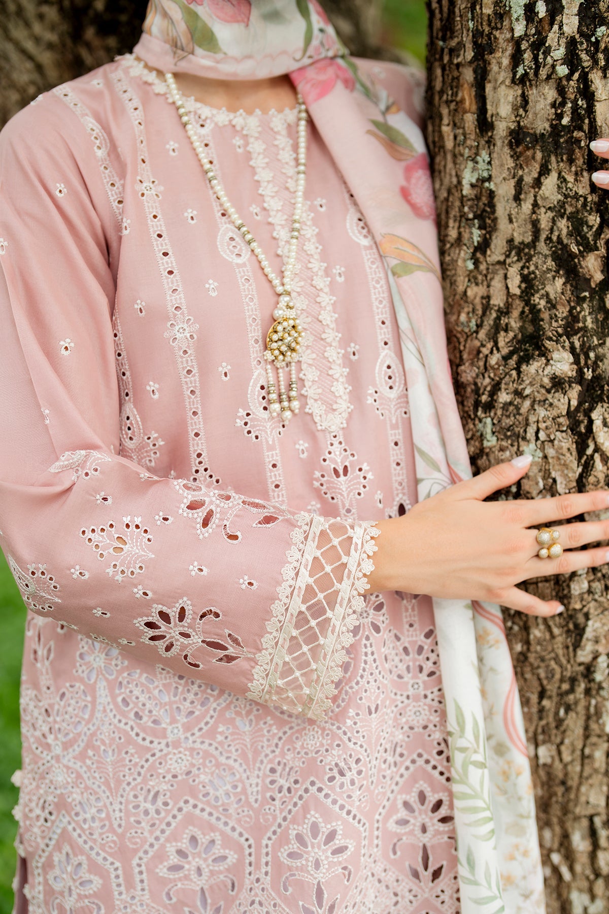 EMBROIDERED LAWN UF-4264